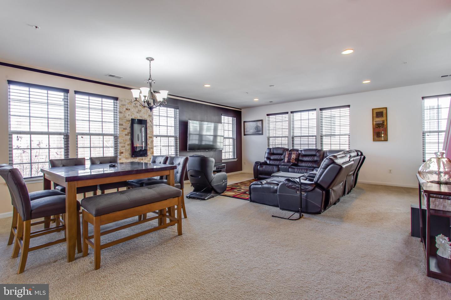 14762 MASON CREEK CIR, WOODBRIDGE, Virginia 22191, 3 Bedrooms Bedrooms, 8 Rooms Rooms,2 BathroomsBathrooms,Residential,For sale,14762 MASON CREEK CIR,VAPW2108226 MLS # VAPW2108226