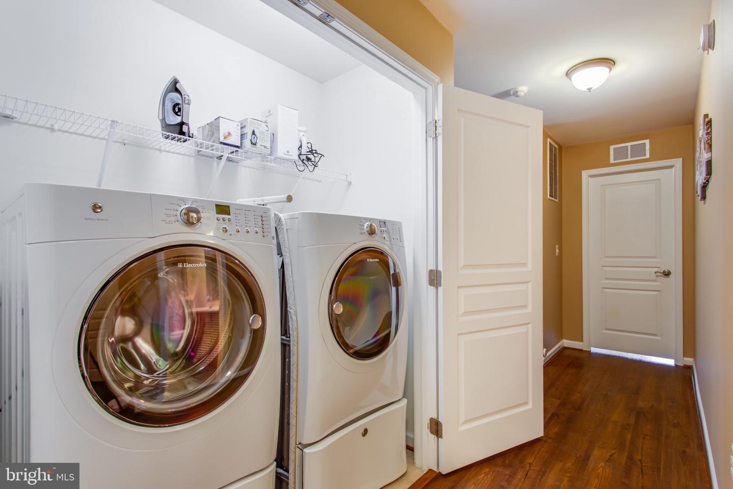 14762 MASON CREEK CIR, WOODBRIDGE, Virginia 22191, 3 Bedrooms Bedrooms, 8 Rooms Rooms,2 BathroomsBathrooms,Residential,For sale,14762 MASON CREEK CIR,VAPW2108226 MLS # VAPW2108226