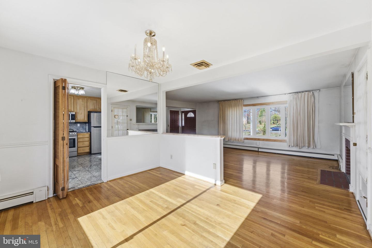 8819 SOUTHWICK ST, FAIRFAX, Virginia 22031, 4 Bedrooms Bedrooms, ,3 BathroomsBathrooms,Residential,For sale,8819 SOUTHWICK ST,VAFX2280406 MLS # VAFX2280406 8819 SOUTHWICK ST, FAIRFAX, Virginia 22031, 4 Bedrooms Bedrooms, ,3 BathroomsBathrooms,Residential,For sale,8819 SOUTHWICK ST,VAFX2280406 MLS # VAFX2280406