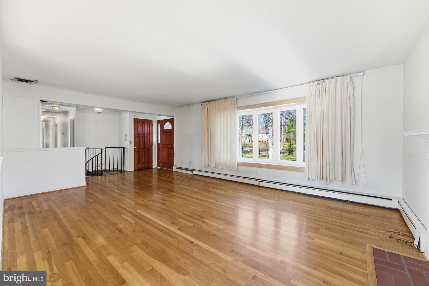 8819 SOUTHWICK ST, FAIRFAX, Virginia 22031, 4 Bedrooms Bedrooms, ,3 BathroomsBathrooms,Residential,For sale,8819 SOUTHWICK ST,VAFX2280406 MLS # VAFX2280406 8819 SOUTHWICK ST, FAIRFAX, Virginia 22031, 4 Bedrooms Bedrooms, ,3 BathroomsBathrooms,Residential,For sale,8819 SOUTHWICK ST,VAFX2280406 MLS # VAFX2280406