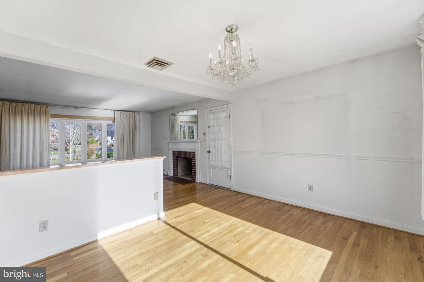 8819 SOUTHWICK ST, FAIRFAX, Virginia 22031, 4 Bedrooms Bedrooms, ,3 BathroomsBathrooms,Residential,For sale,8819 SOUTHWICK ST,VAFX2280406 MLS # VAFX2280406 8819 SOUTHWICK ST, FAIRFAX, Virginia 22031, 4 Bedrooms Bedrooms, ,3 BathroomsBathrooms,Residential,For sale,8819 SOUTHWICK ST,VAFX2280406 MLS # VAFX2280406