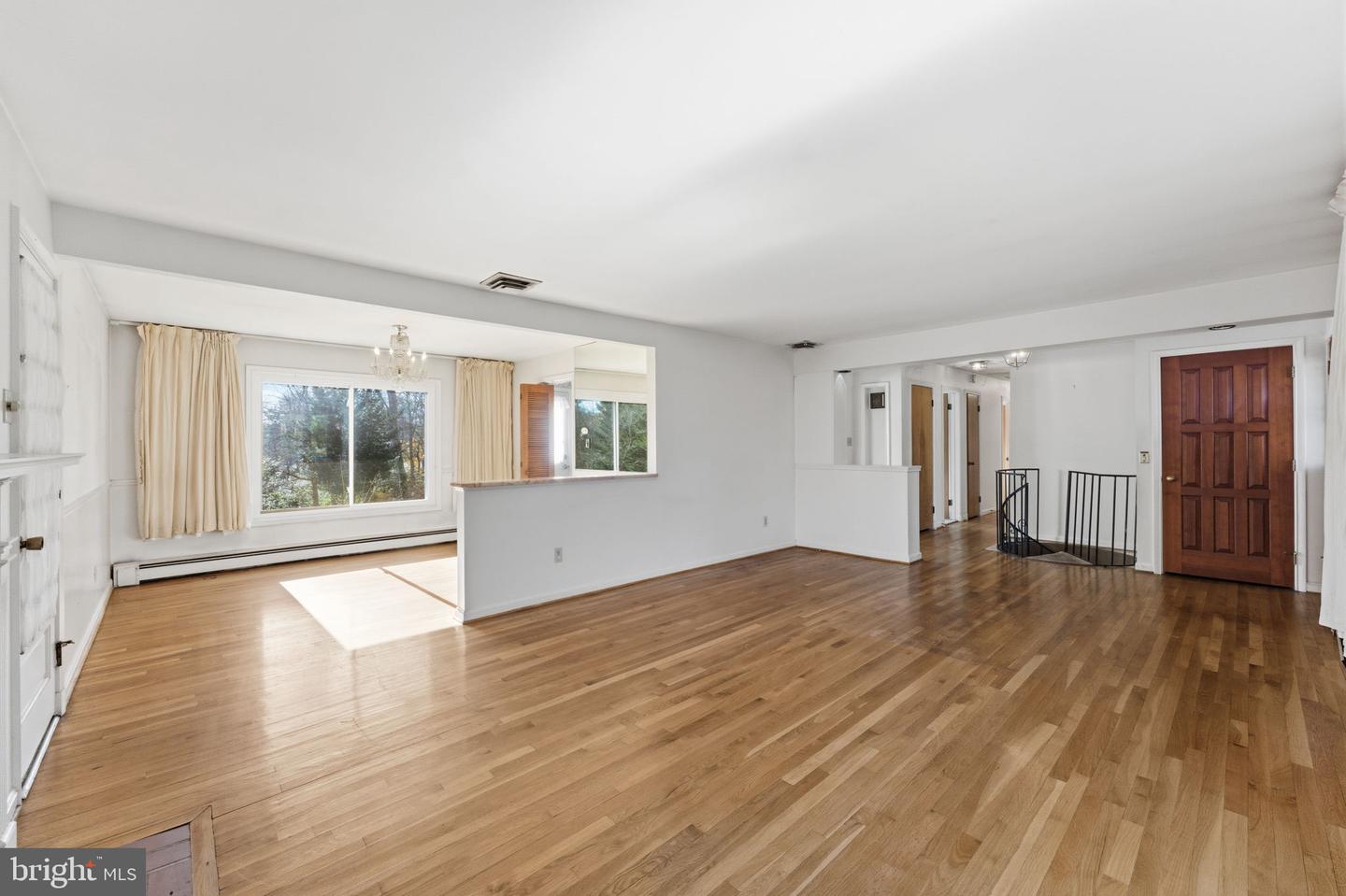 8819 SOUTHWICK ST, FAIRFAX, Virginia 22031, 4 Bedrooms Bedrooms, ,3 BathroomsBathrooms,Residential,For sale,8819 SOUTHWICK ST,VAFX2280406 MLS # VAFX2280406 8819 SOUTHWICK ST, FAIRFAX, Virginia 22031, 4 Bedrooms Bedrooms, ,3 BathroomsBathrooms,Residential,For sale,8819 SOUTHWICK ST,VAFX2280406 MLS # VAFX2280406