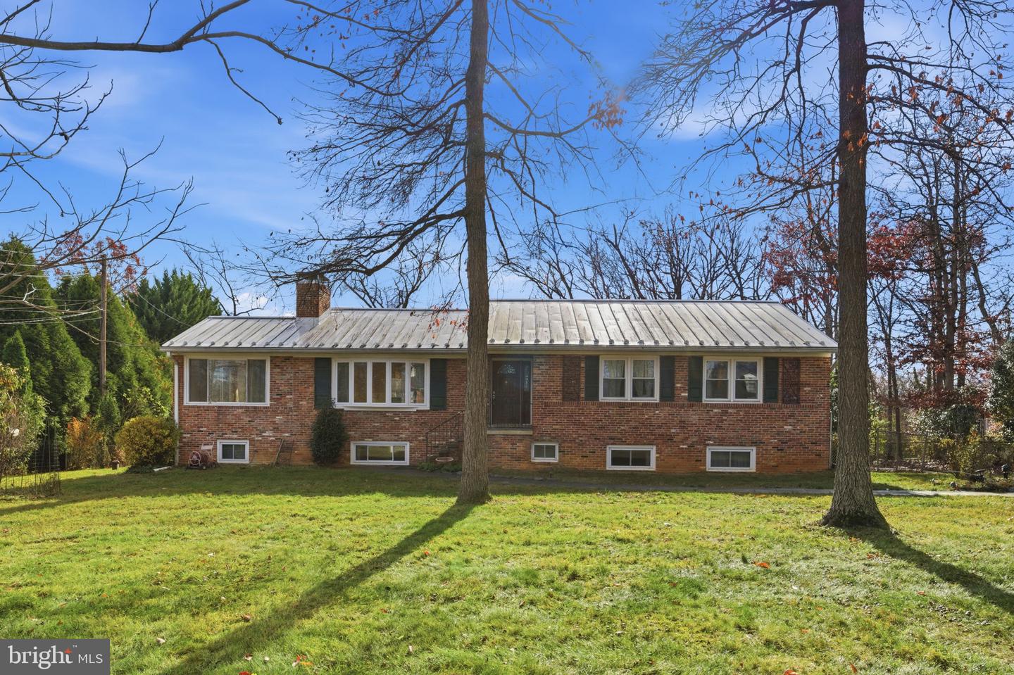 8819 SOUTHWICK ST, FAIRFAX, Virginia 22031, 4 Bedrooms Bedrooms, ,3 BathroomsBathrooms,Residential,For sale,8819 SOUTHWICK ST,VAFX2280406 MLS # VAFX2280406 8819 SOUTHWICK ST, FAIRFAX, Virginia 22031, 4 Bedrooms Bedrooms, ,3 BathroomsBathrooms,Residential,For sale,8819 SOUTHWICK ST,VAFX2280406 MLS # VAFX2280406