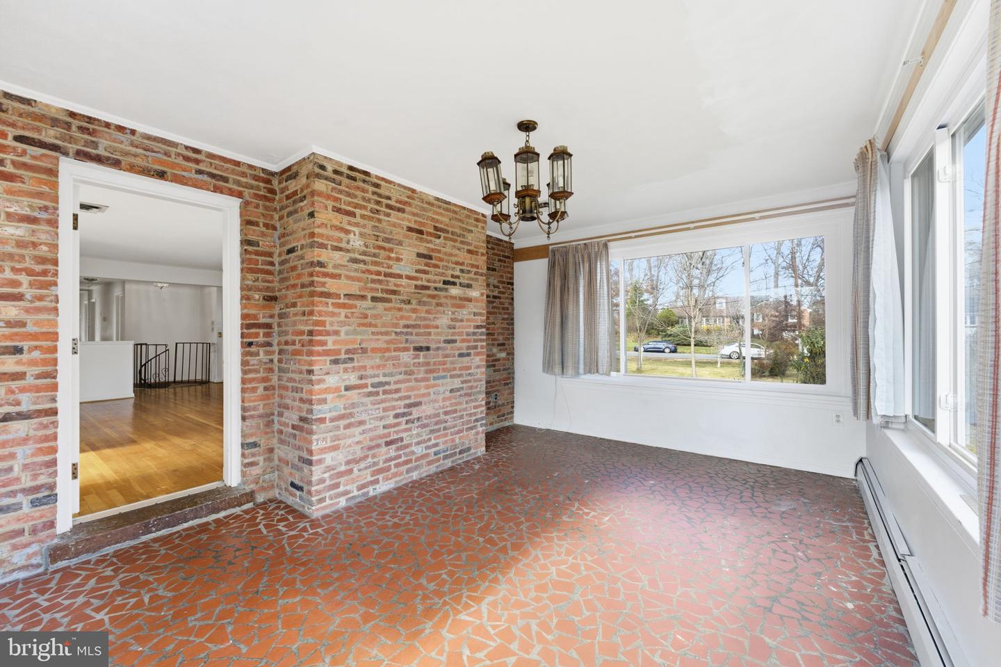 8819 SOUTHWICK ST, FAIRFAX, Virginia 22031, 4 Bedrooms Bedrooms, ,3 BathroomsBathrooms,Residential,For sale,8819 SOUTHWICK ST,VAFX2280406 MLS # VAFX2280406 8819 SOUTHWICK ST, FAIRFAX, Virginia 22031, 4 Bedrooms Bedrooms, ,3 BathroomsBathrooms,Residential,For sale,8819 SOUTHWICK ST,VAFX2280406 MLS # VAFX2280406