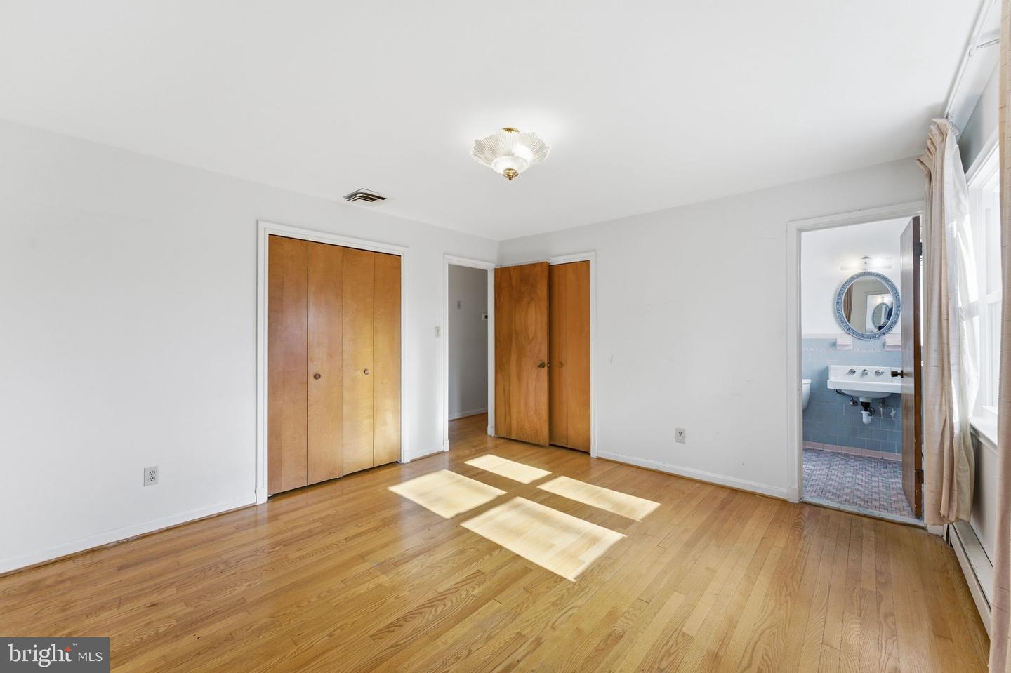 8819 SOUTHWICK ST, FAIRFAX, Virginia 22031, 4 Bedrooms Bedrooms, ,3 BathroomsBathrooms,Residential,For sale,8819 SOUTHWICK ST,VAFX2280406 MLS # VAFX2280406 8819 SOUTHWICK ST, FAIRFAX, Virginia 22031, 4 Bedrooms Bedrooms, ,3 BathroomsBathrooms,Residential,For sale,8819 SOUTHWICK ST,VAFX2280406 MLS # VAFX2280406