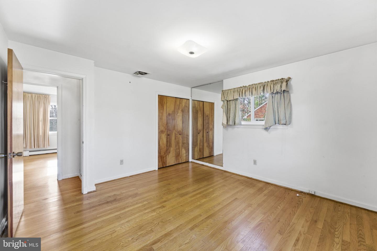 8819 SOUTHWICK ST, FAIRFAX, Virginia 22031, 4 Bedrooms Bedrooms, ,3 BathroomsBathrooms,Residential,For sale,8819 SOUTHWICK ST,VAFX2280406 MLS # VAFX2280406 8819 SOUTHWICK ST, FAIRFAX, Virginia 22031, 4 Bedrooms Bedrooms, ,3 BathroomsBathrooms,Residential,For sale,8819 SOUTHWICK ST,VAFX2280406 MLS # VAFX2280406