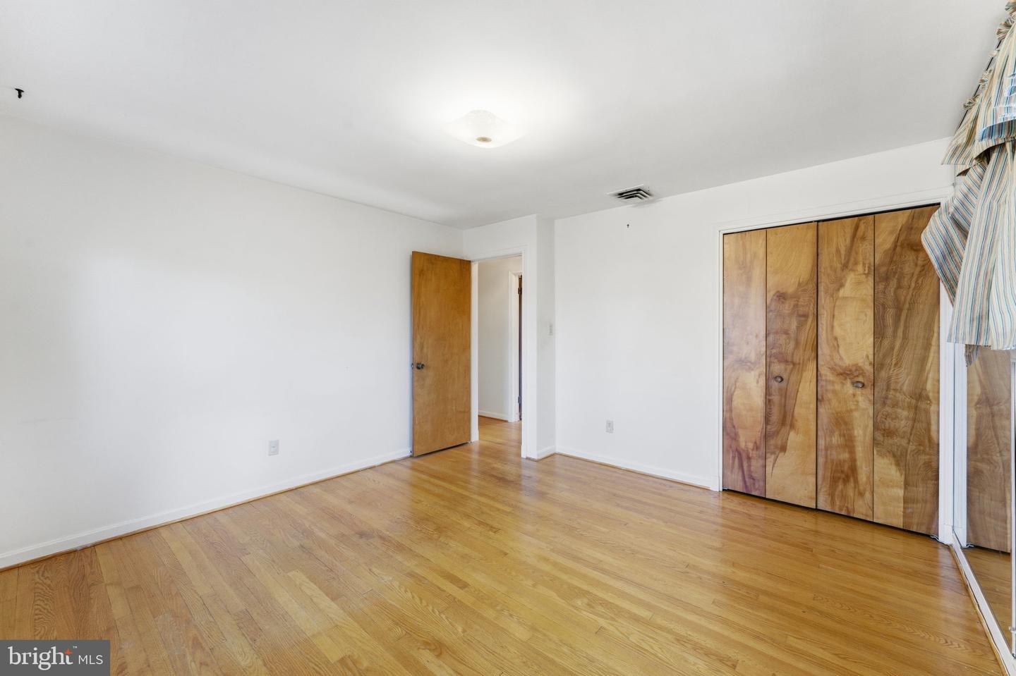 8819 SOUTHWICK ST, FAIRFAX, Virginia 22031, 4 Bedrooms Bedrooms, ,3 BathroomsBathrooms,Residential,For sale,8819 SOUTHWICK ST,VAFX2280406 MLS # VAFX2280406 8819 SOUTHWICK ST, FAIRFAX, Virginia 22031, 4 Bedrooms Bedrooms, ,3 BathroomsBathrooms,Residential,For sale,8819 SOUTHWICK ST,VAFX2280406 MLS # VAFX2280406