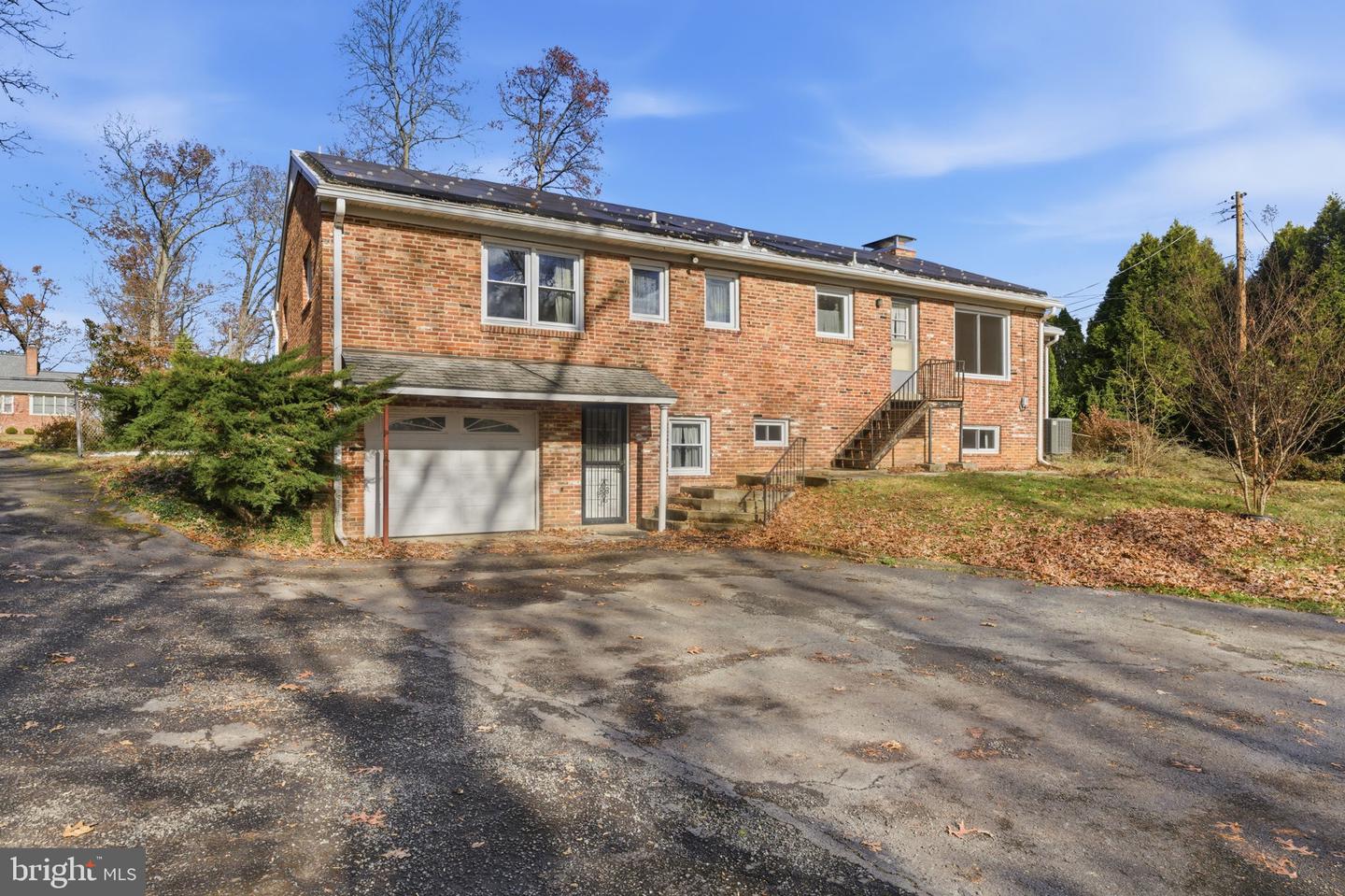 8819 SOUTHWICK ST, FAIRFAX, Virginia 22031, 4 Bedrooms Bedrooms, ,3 BathroomsBathrooms,Residential,For sale,8819 SOUTHWICK ST,VAFX2280406 MLS # VAFX2280406 8819 SOUTHWICK ST, FAIRFAX, Virginia 22031, 4 Bedrooms Bedrooms, ,3 BathroomsBathrooms,Residential,For sale,8819 SOUTHWICK ST,VAFX2280406 MLS # VAFX2280406