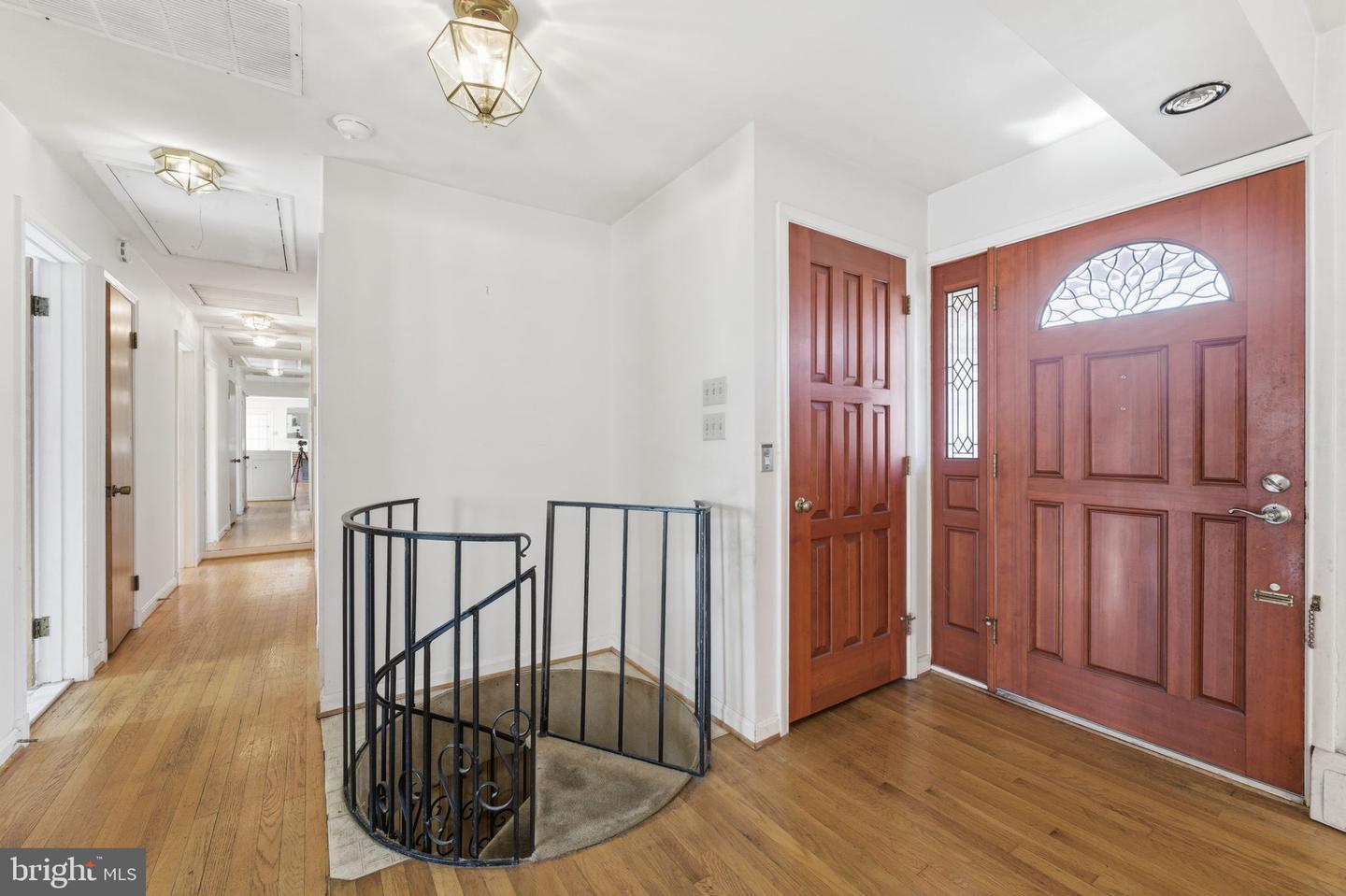 8819 SOUTHWICK ST, FAIRFAX, Virginia 22031, 4 Bedrooms Bedrooms, ,3 BathroomsBathrooms,Residential,For sale,8819 SOUTHWICK ST,VAFX2280406 MLS # VAFX2280406 8819 SOUTHWICK ST, FAIRFAX, Virginia 22031, 4 Bedrooms Bedrooms, ,3 BathroomsBathrooms,Residential,For sale,8819 SOUTHWICK ST,VAFX2280406 MLS # VAFX2280406