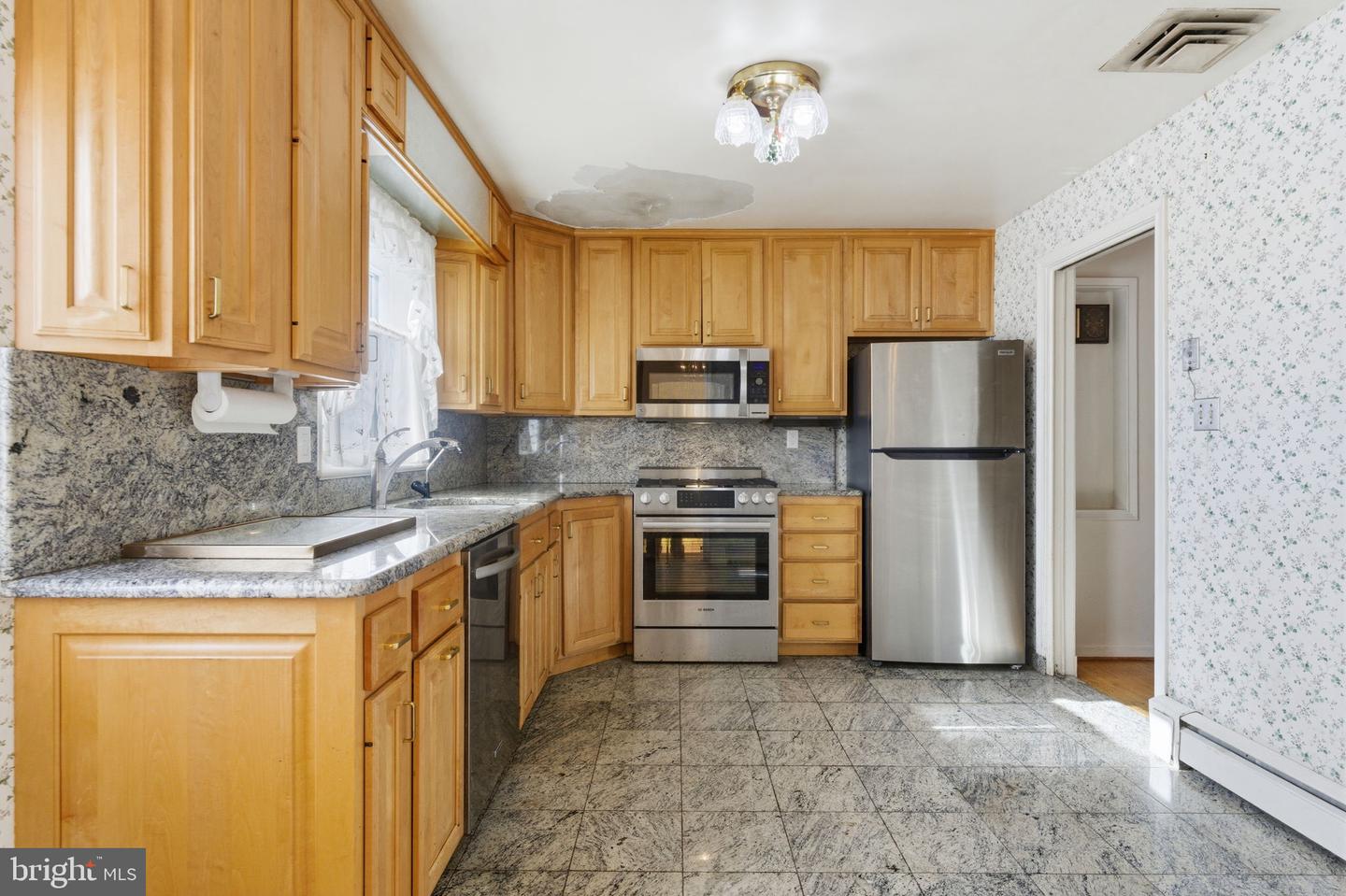 8819 SOUTHWICK ST, FAIRFAX, Virginia 22031, 4 Bedrooms Bedrooms, ,3 BathroomsBathrooms,Residential,For sale,8819 SOUTHWICK ST,VAFX2280406 MLS # VAFX2280406 8819 SOUTHWICK ST, FAIRFAX, Virginia 22031, 4 Bedrooms Bedrooms, ,3 BathroomsBathrooms,Residential,For sale,8819 SOUTHWICK ST,VAFX2280406 MLS # VAFX2280406