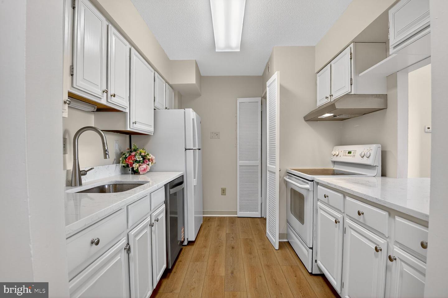 1808 OLD MEADOW RD #507, MCLEAN, Virginia 22102, 1 Bedroom Bedrooms, ,1 BathroomBathrooms,Residential,For sale,1808 OLD MEADOW RD #507,VAFX2280424 MLS # VAFX2280424