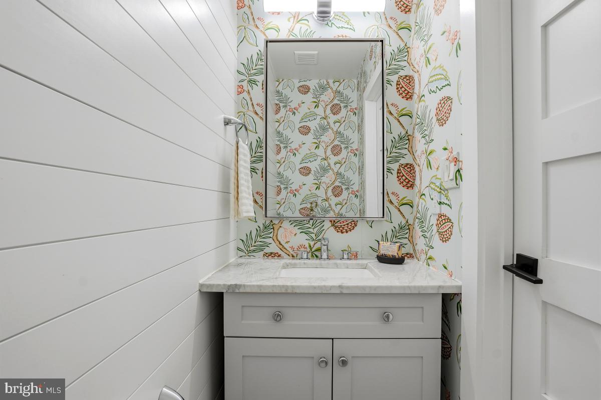 750 13TH ST SE, WASHINGTON, District Of Columbia 20003, 4 Bedrooms Bedrooms, ,3 BathroomsBathrooms,Residential,For sale,750 13TH ST SE,DCDC2233032 MLS # DCDC2233032