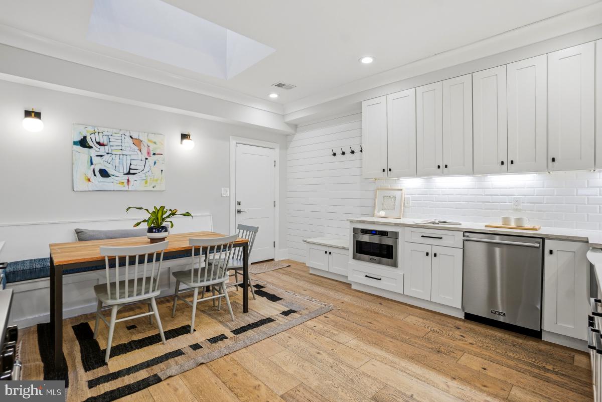 750 13TH ST SE, WASHINGTON, District Of Columbia 20003, 4 Bedrooms Bedrooms, ,3 BathroomsBathrooms,Residential,For sale,750 13TH ST SE,DCDC2233032 MLS # DCDC2233032