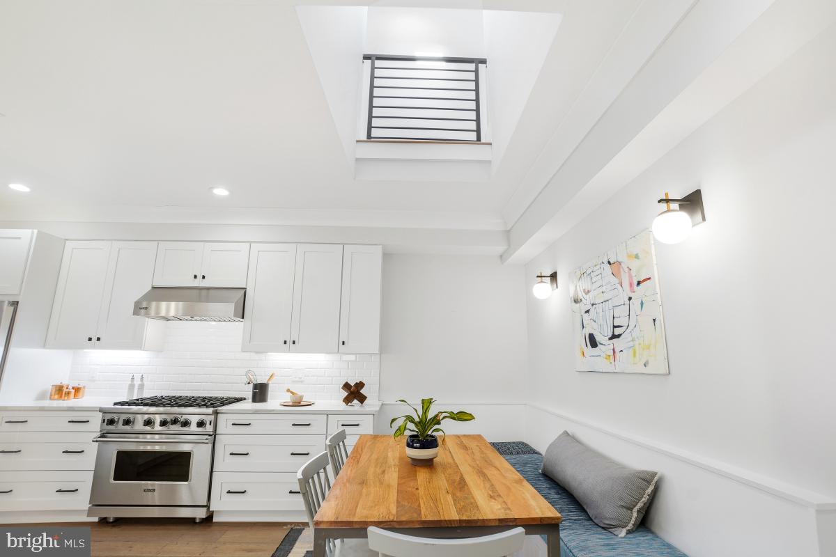 750 13TH ST SE, WASHINGTON, District Of Columbia 20003, 4 Bedrooms Bedrooms, ,3 BathroomsBathrooms,Residential,For sale,750 13TH ST SE,DCDC2233032 MLS # DCDC2233032