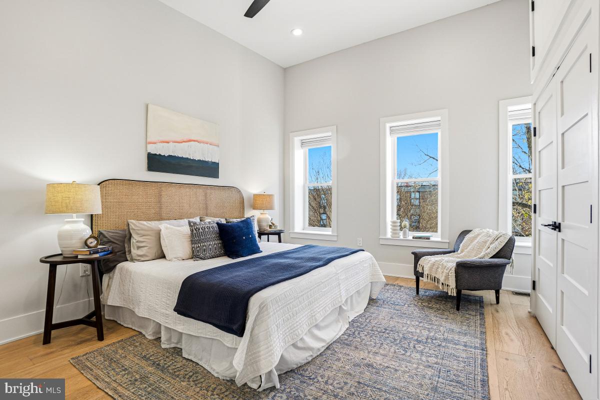 750 13TH ST SE, WASHINGTON, District Of Columbia 20003, 4 Bedrooms Bedrooms, ,3 BathroomsBathrooms,Residential,For sale,750 13TH ST SE,DCDC2233032 MLS # DCDC2233032