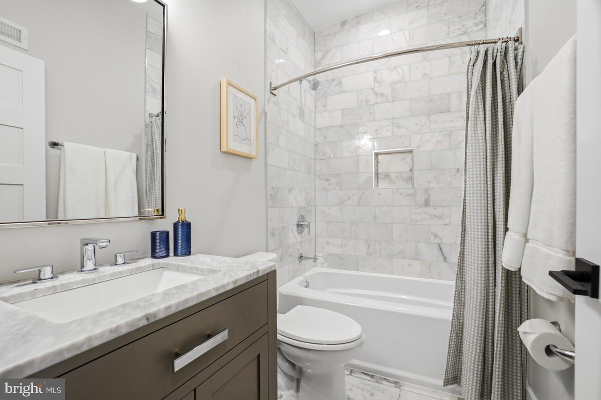 750 13TH ST SE, WASHINGTON, District Of Columbia 20003, 4 Bedrooms Bedrooms, ,3 BathroomsBathrooms,Residential,For sale,750 13TH ST SE,DCDC2233032 MLS # DCDC2233032