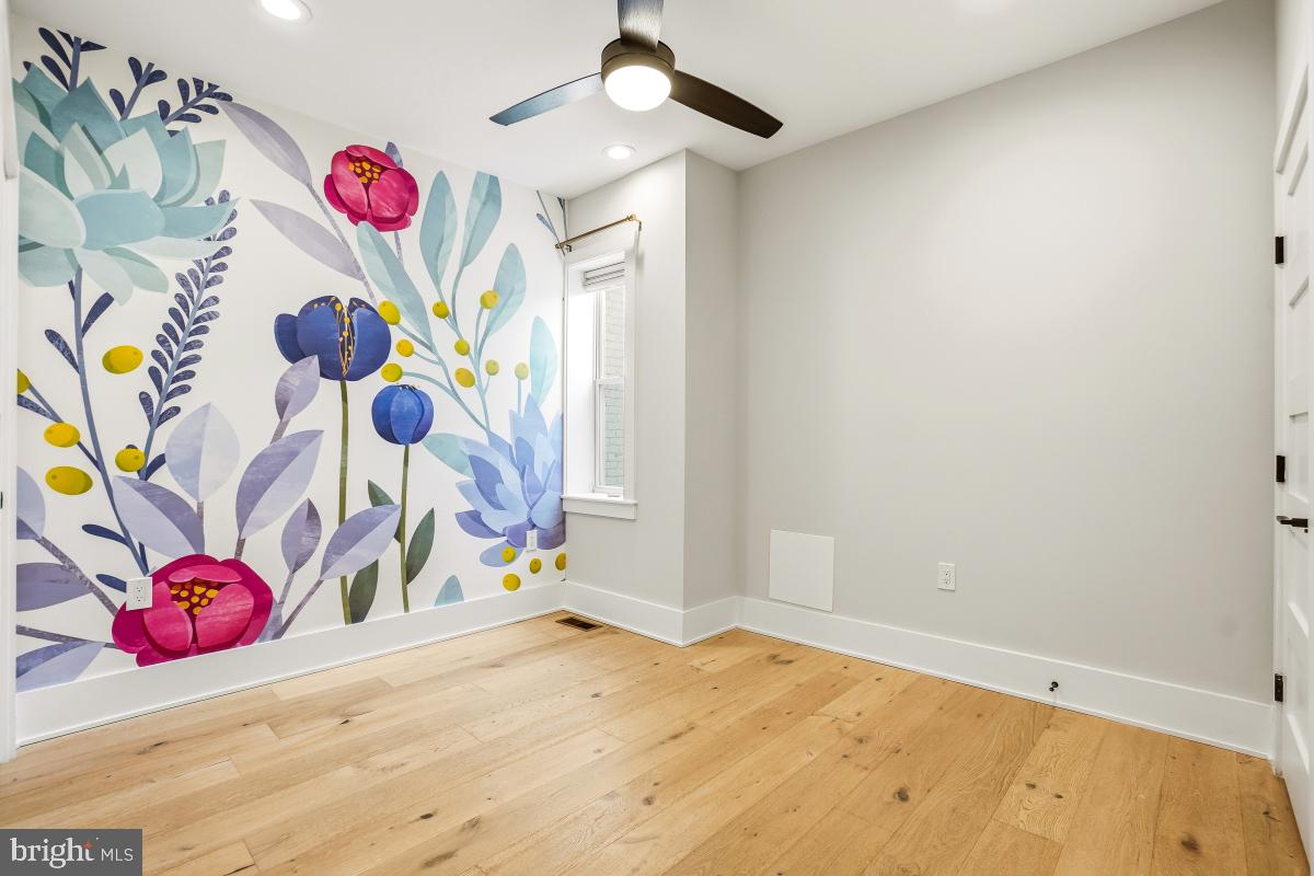 750 13TH ST SE, WASHINGTON, District Of Columbia 20003, 4 Bedrooms Bedrooms, ,3 BathroomsBathrooms,Residential,For sale,750 13TH ST SE,DCDC2233032 MLS # DCDC2233032