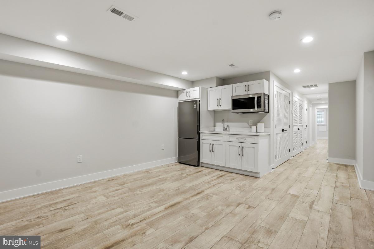 750 13TH ST SE, WASHINGTON, District Of Columbia 20003, 4 Bedrooms Bedrooms, ,3 BathroomsBathrooms,Residential,For sale,750 13TH ST SE,DCDC2233032 MLS # DCDC2233032