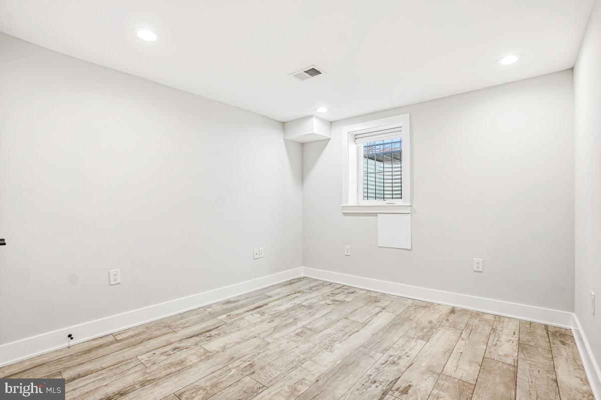 750 13TH ST SE, WASHINGTON, District Of Columbia 20003, 4 Bedrooms Bedrooms, ,3 BathroomsBathrooms,Residential,For sale,750 13TH ST SE,DCDC2233032 MLS # DCDC2233032