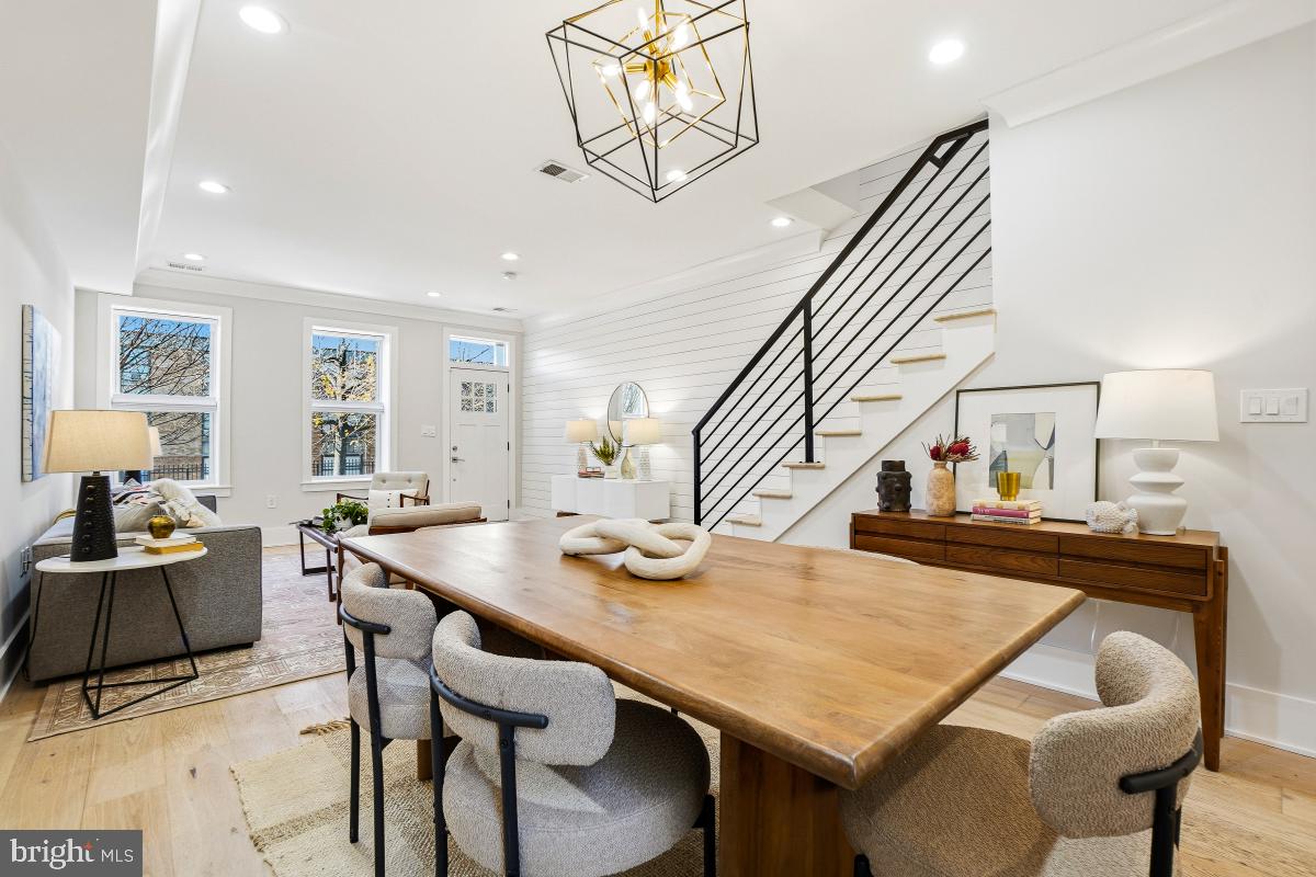 750 13TH ST SE, WASHINGTON, District Of Columbia 20003, 4 Bedrooms Bedrooms, ,3 BathroomsBathrooms,Residential,For sale,750 13TH ST SE,DCDC2233032 MLS # DCDC2233032