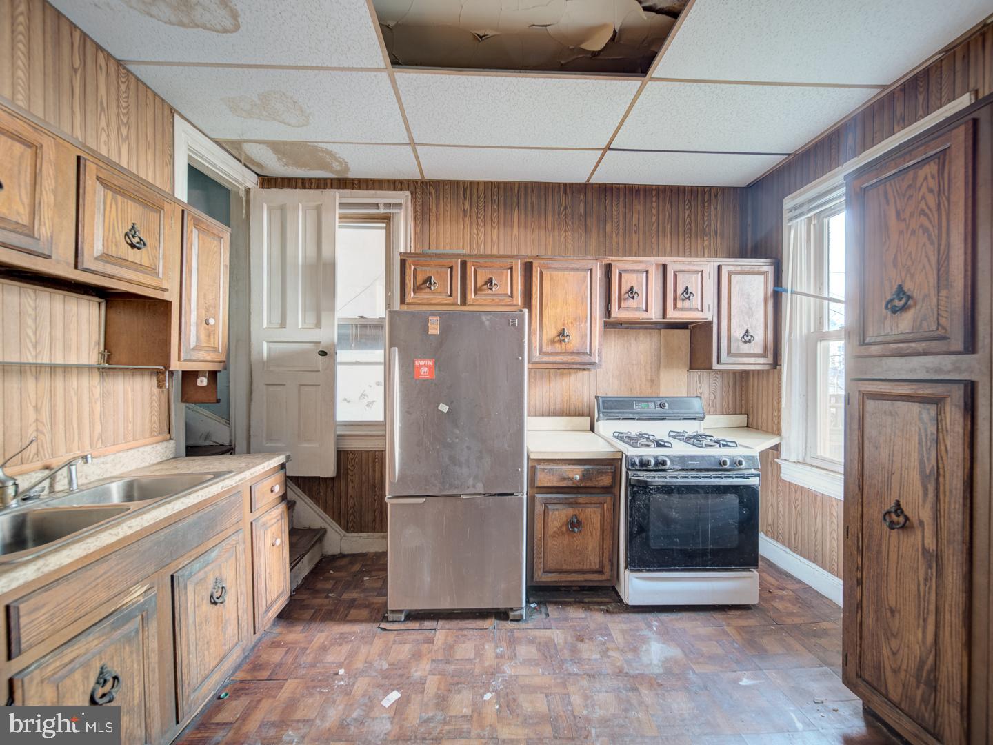 1129 GIRARD ST NW, WASHINGTON, District Of Columbia 20009, 4 Bedrooms Bedrooms, ,2 BathroomsBathrooms,Residential,For sale,1129 GIRARD ST NW,DCDC2233058 MLS # DCDC2233058