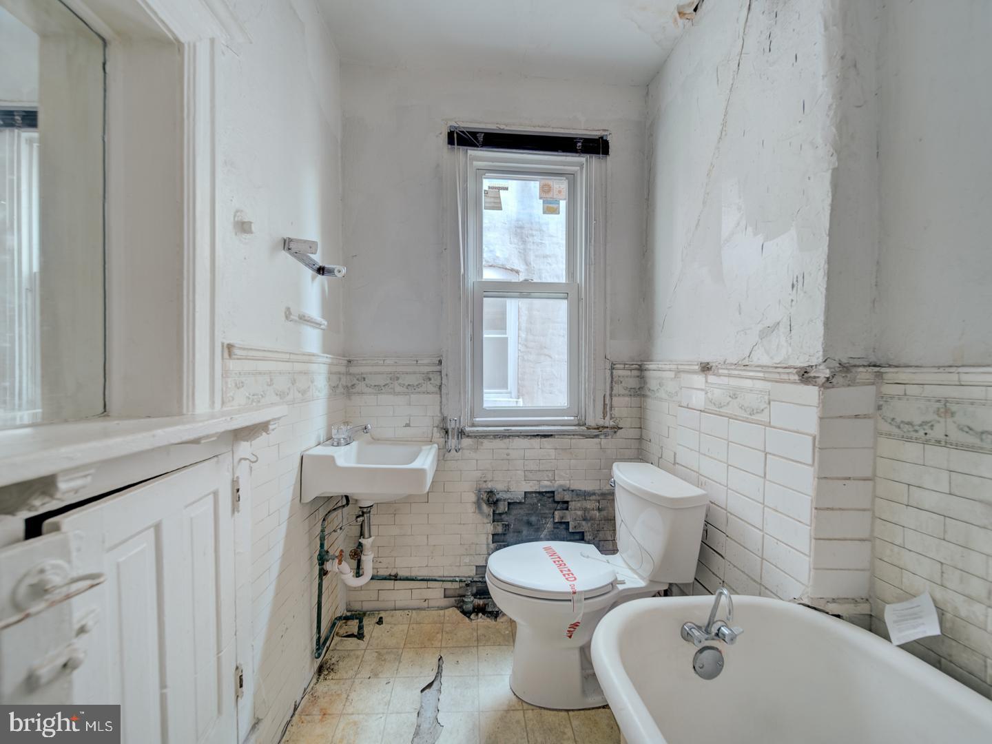 1129 GIRARD ST NW, WASHINGTON, District Of Columbia 20009, 4 Bedrooms Bedrooms, ,2 BathroomsBathrooms,Residential,For sale,1129 GIRARD ST NW,DCDC2233058 MLS # DCDC2233058