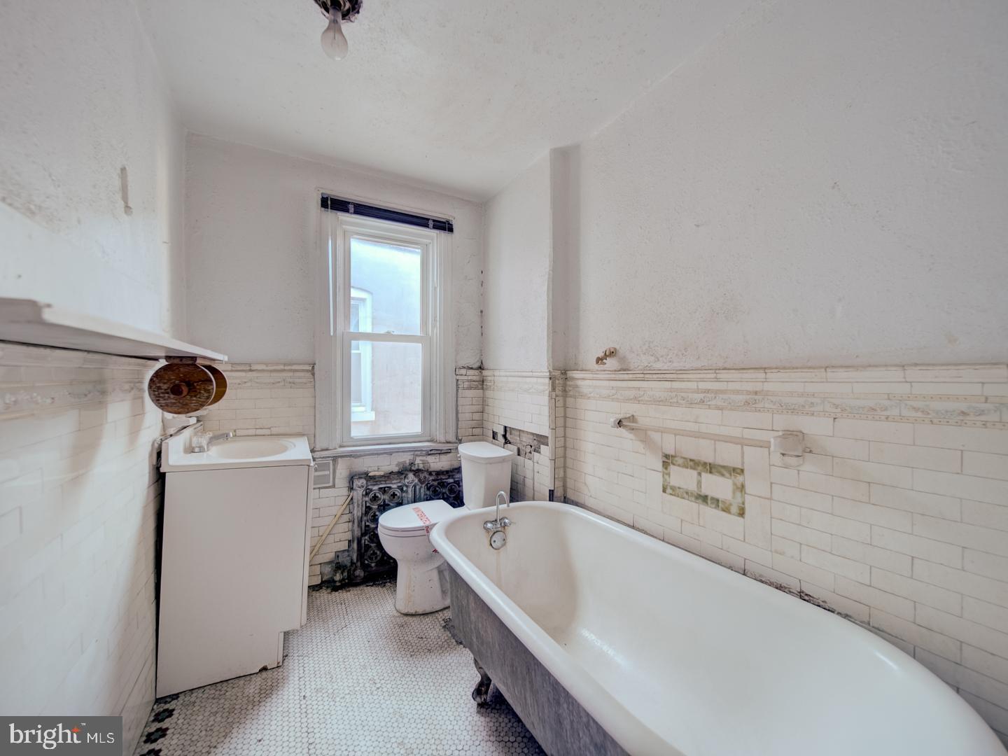 1129 GIRARD ST NW, WASHINGTON, District Of Columbia 20009, 4 Bedrooms Bedrooms, ,2 BathroomsBathrooms,Residential,For sale,1129 GIRARD ST NW,DCDC2233058 MLS # DCDC2233058