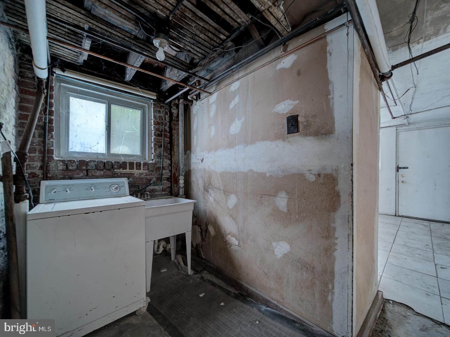 1129 GIRARD ST NW, WASHINGTON, District Of Columbia 20009, 4 Bedrooms Bedrooms, ,2 BathroomsBathrooms,Residential,For sale,1129 GIRARD ST NW,DCDC2233058 MLS # DCDC2233058