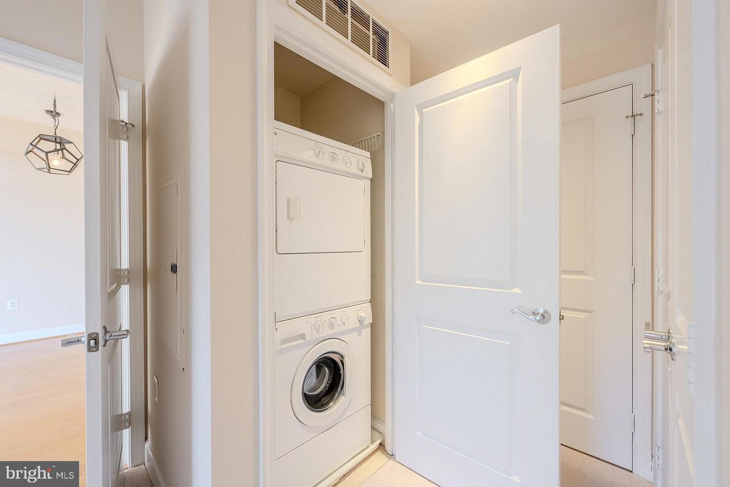 3650 S GLEBE RD #460, ARLINGTON, Virginia 22202, 1 Bedroom Bedrooms, ,1 BathroomBathrooms,Residential,For sale,3650 S GLEBE RD #460,VAAR2066454 MLS # VAAR2066454