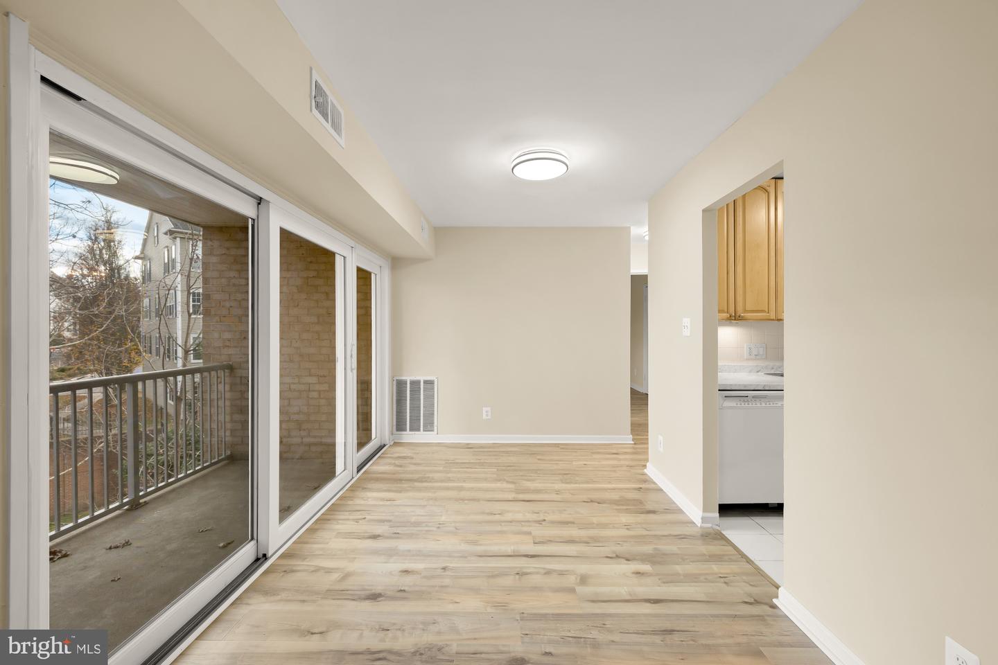 2911 CHARING CROSS RD #16, FALLS CHURCH, Virginia 22042, 2 Bedrooms Bedrooms, ,1 BathroomBathrooms,Residential,For sale,2911 CHARING CROSS RD #16,VAFX2280802 MLS # VAFX2280802