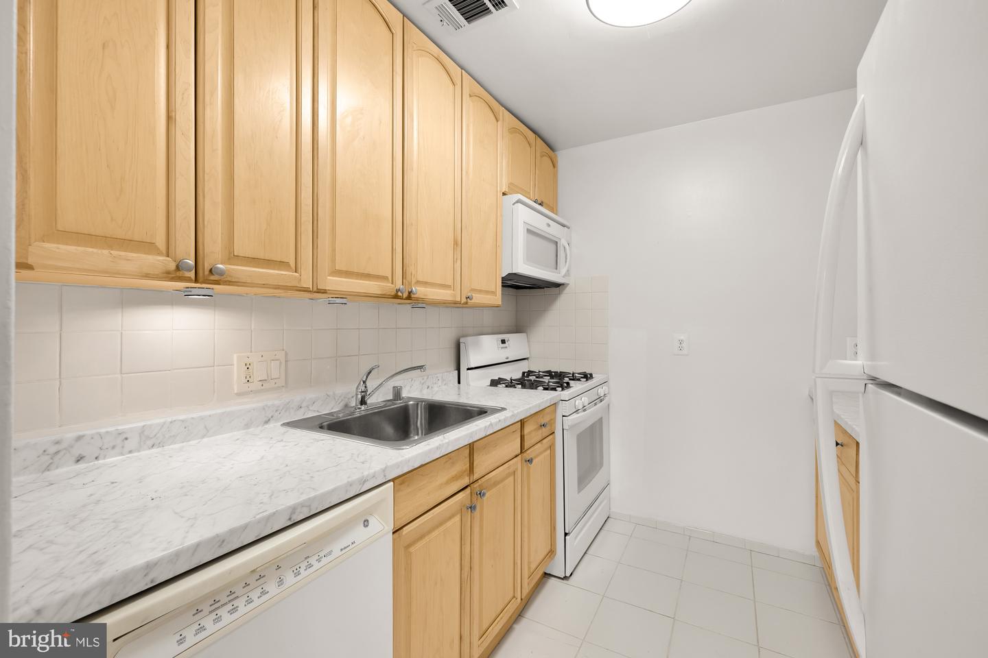 2911 CHARING CROSS RD #16, FALLS CHURCH, Virginia 22042, 2 Bedrooms Bedrooms, ,1 BathroomBathrooms,Residential,For sale,2911 CHARING CROSS RD #16,VAFX2280802 MLS # VAFX2280802