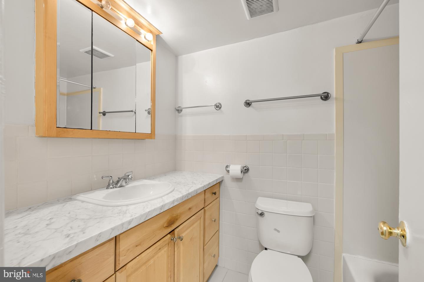 2911 CHARING CROSS RD #16, FALLS CHURCH, Virginia 22042, 2 Bedrooms Bedrooms, ,1 BathroomBathrooms,Residential,For sale,2911 CHARING CROSS RD #16,VAFX2280802 MLS # VAFX2280802