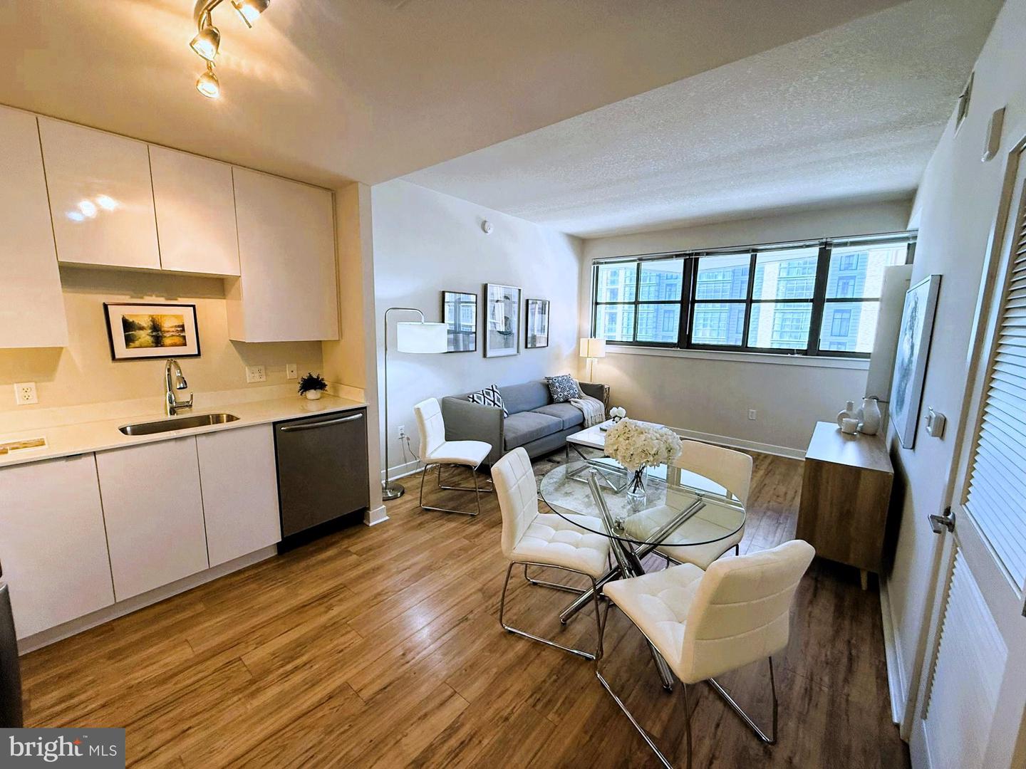 460 NEW YORK AVE NW #401, WASHINGTON, District Of Columbia 20001, 1 Bedroom Bedrooms, 2 Rooms Rooms,1 BathroomBathrooms,Residential,For sale,460 NEW YORK AVE NW #401,DCDC2233278 MLS # DCDC2233278