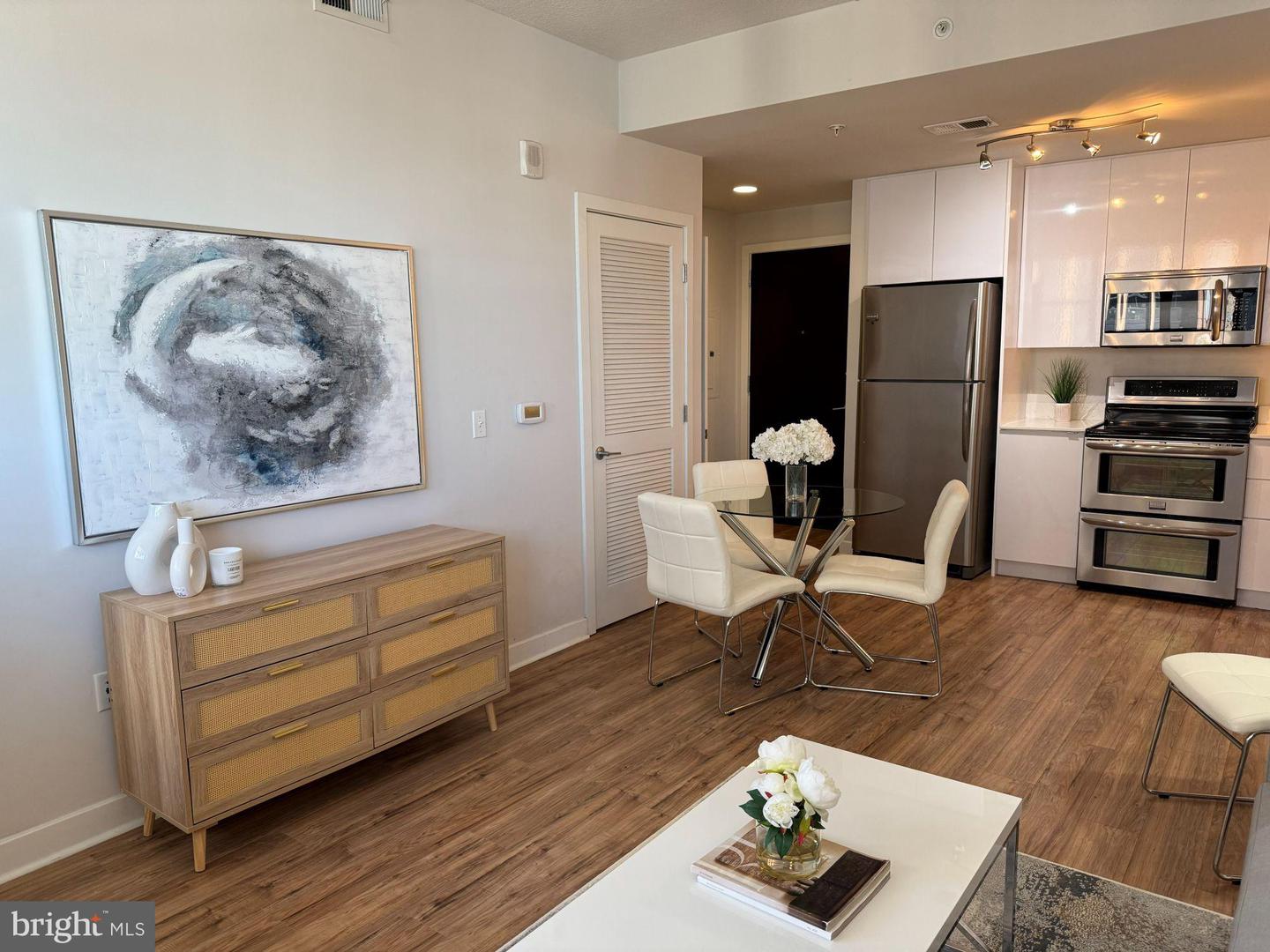 460 NEW YORK AVE NW #401, WASHINGTON, District Of Columbia 20001, 1 Bedroom Bedrooms, 2 Rooms Rooms,1 BathroomBathrooms,Residential,For sale,460 NEW YORK AVE NW #401,DCDC2233278 MLS # DCDC2233278