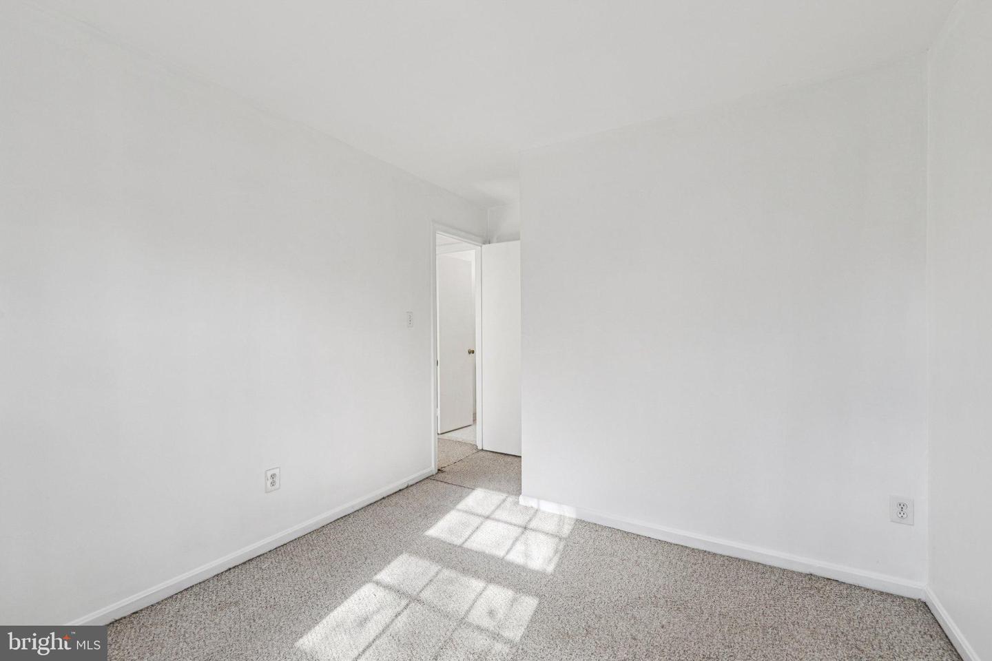 5037 HEAD CT, FAIRFAX, Virginia 22032, 3 Bedrooms Bedrooms, 6 Rooms Rooms,2 BathroomsBathrooms,Residential,For sale,5037 HEAD CT,VAFX2280856 MLS # VAFX2280856