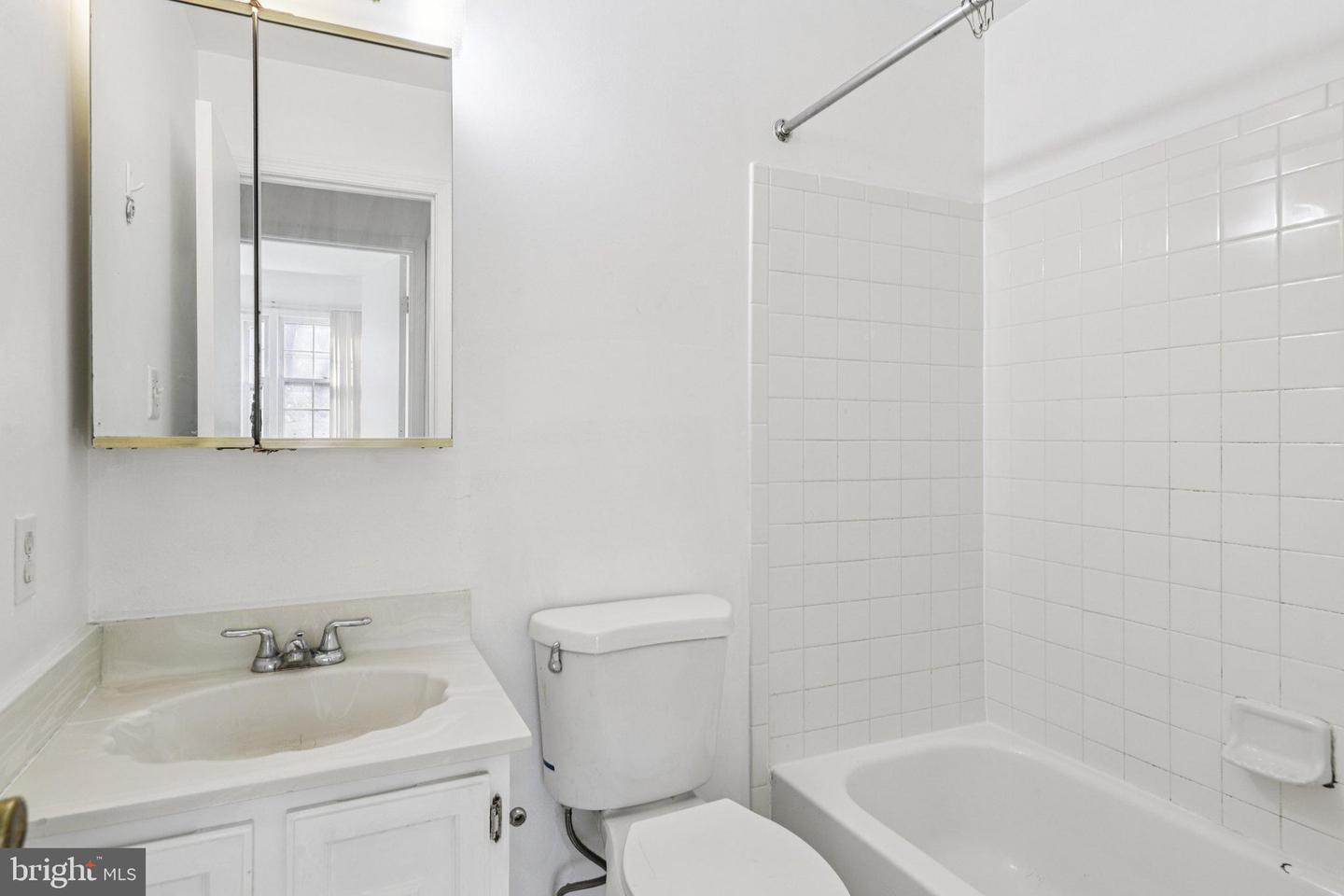 5037 HEAD CT, FAIRFAX, Virginia 22032, 3 Bedrooms Bedrooms, 6 Rooms Rooms,2 BathroomsBathrooms,Residential,For sale,5037 HEAD CT,VAFX2280856 MLS # VAFX2280856