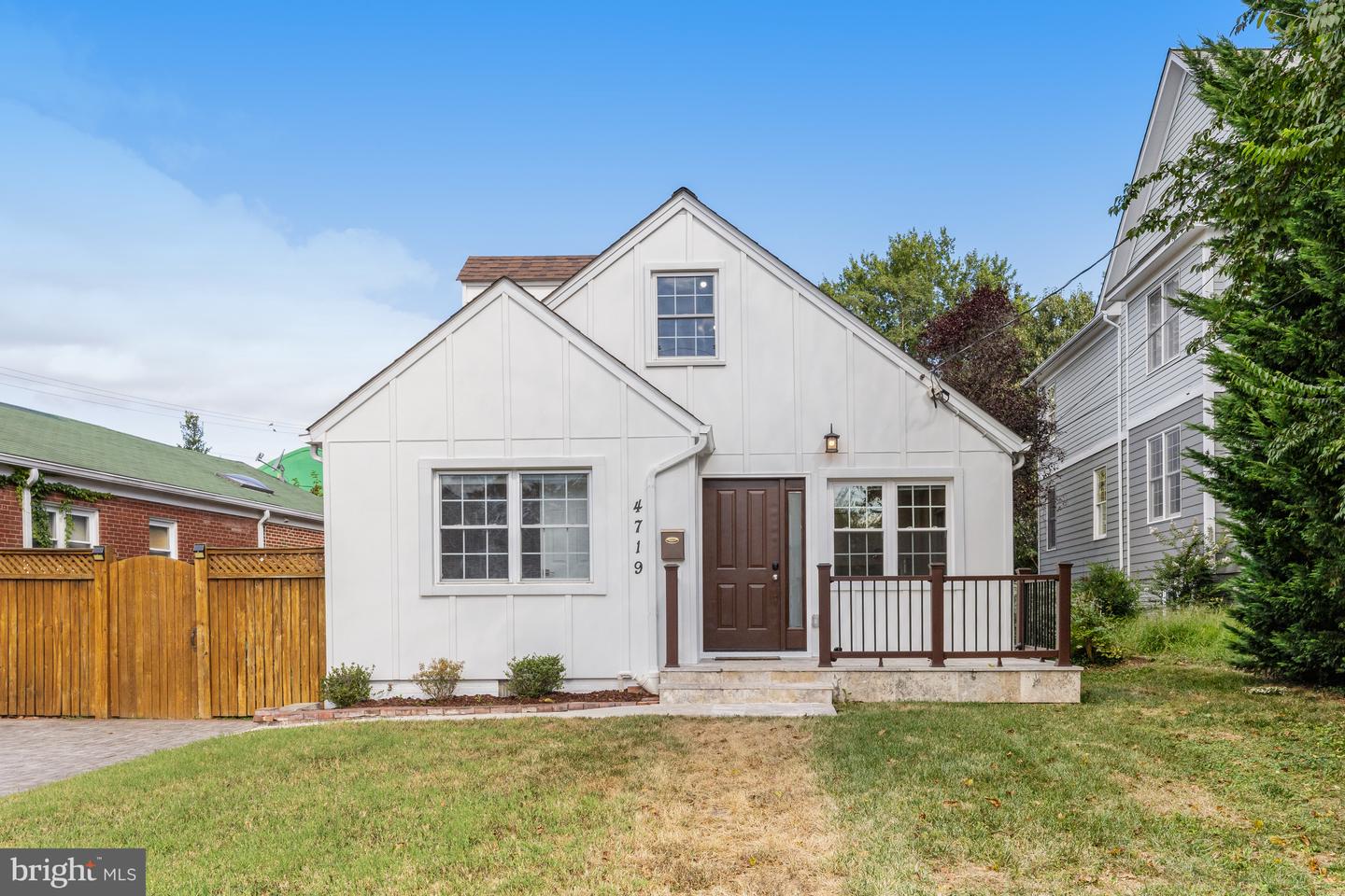 4719 25TH ST N, ARLINGTON, Virginia 22207, 3 Bedrooms Bedrooms, ,3 BathroomsBathrooms,Residential,For sale,4719 25TH ST N,VAAR2066512 MLS # VAAR2066512