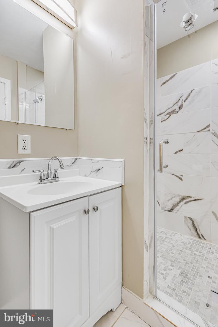 4719 25TH ST N, ARLINGTON, Virginia 22207, 3 Bedrooms Bedrooms, ,3 BathroomsBathrooms,Residential,For sale,4719 25TH ST N,VAAR2066512 MLS # VAAR2066512