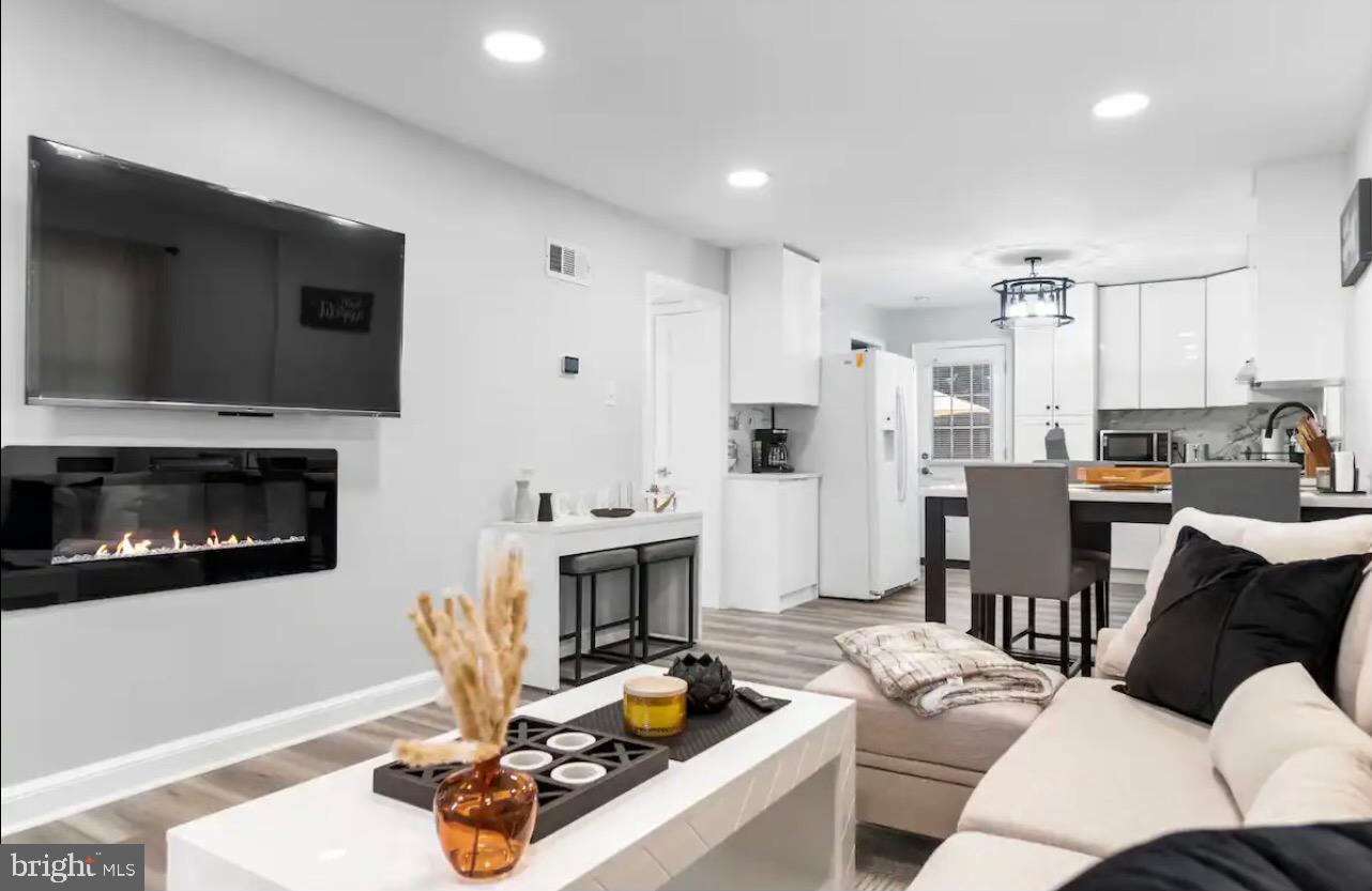 4719 25TH ST N, ARLINGTON, Virginia 22207, 3 Bedrooms Bedrooms, ,3 BathroomsBathrooms,Residential,For sale,4719 25TH ST N,VAAR2066512 MLS # VAAR2066512