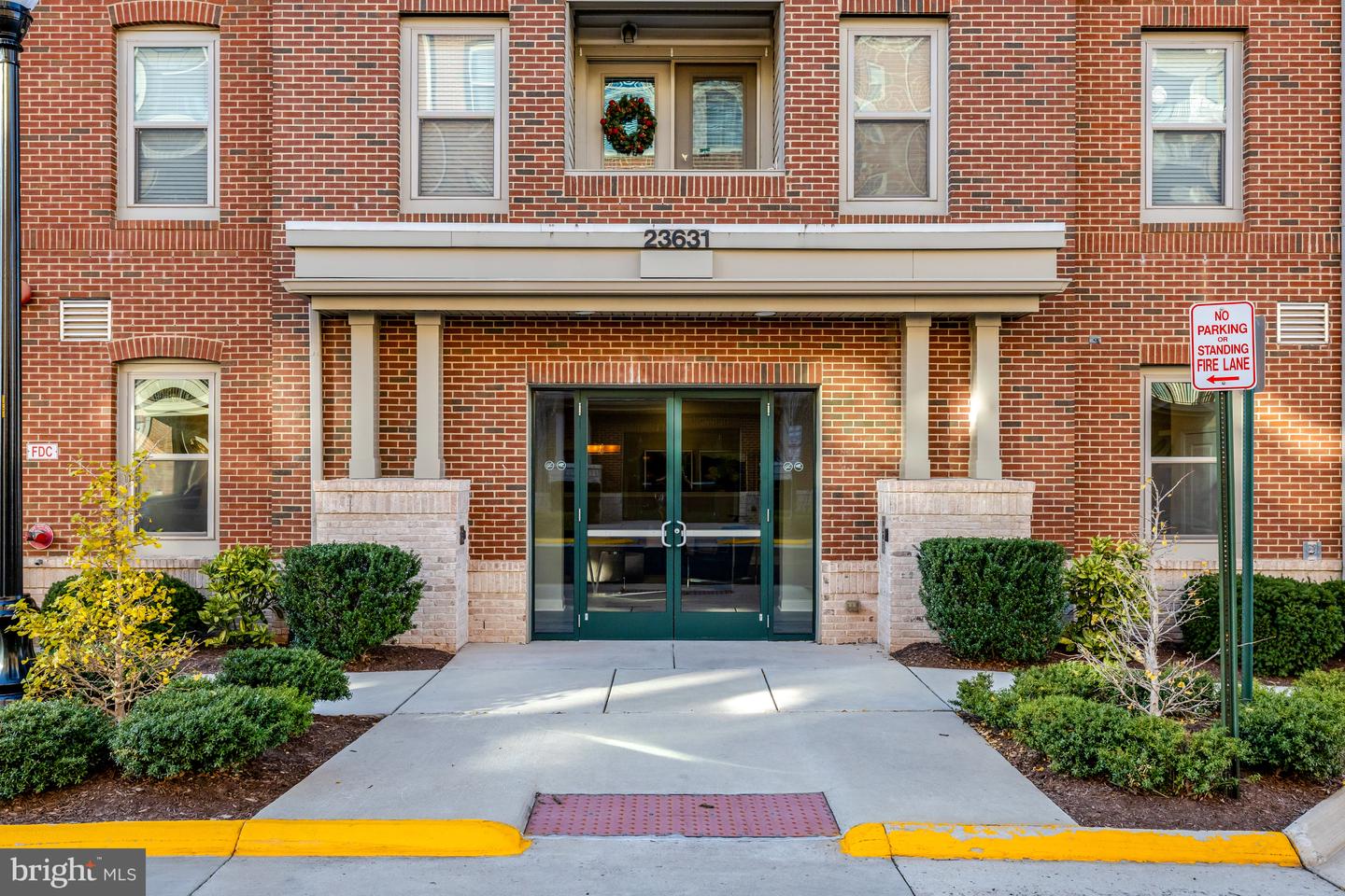 23631 HAVELOCK WALK TER #404, ASHBURN, Virginia 20148, 2 Bedrooms Bedrooms, ,2 BathroomsBathrooms,Residential,For sale,23631 HAVELOCK WALK TER #404,VALO2111814 MLS # VALO2111814