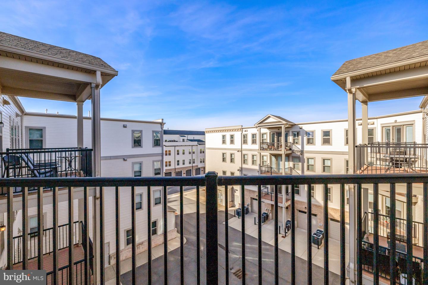 23631 HAVELOCK WALK TER #404, ASHBURN, Virginia 20148, 2 Bedrooms Bedrooms, ,2 BathroomsBathrooms,Residential,For sale,23631 HAVELOCK WALK TER #404,VALO2111814 MLS # VALO2111814