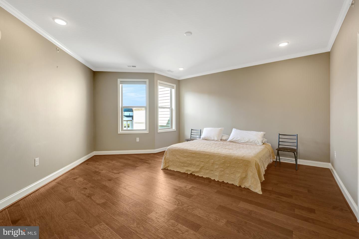 23631 HAVELOCK WALK TER #404, ASHBURN, Virginia 20148, 2 Bedrooms Bedrooms, ,2 BathroomsBathrooms,Residential,For sale,23631 HAVELOCK WALK TER #404,VALO2111814 MLS # VALO2111814