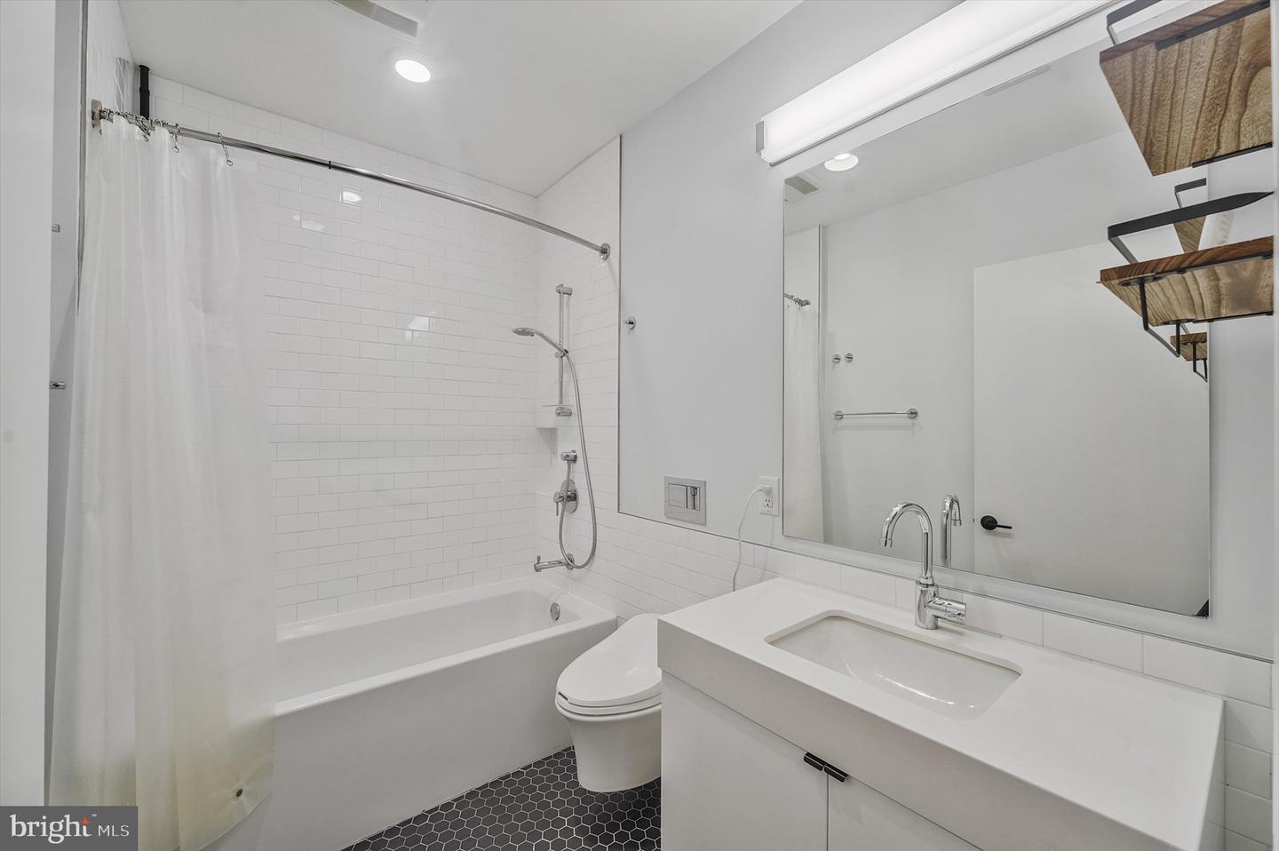 57 N N ST ST NW #125, WASHINGTON, District Of Columbia 20001, 2 Bedrooms Bedrooms, 4 Rooms Rooms,2 BathroomsBathrooms,Residential,For sale,57 N N ST ST NW #125,DCDC2233346 MLS # DCDC2233346