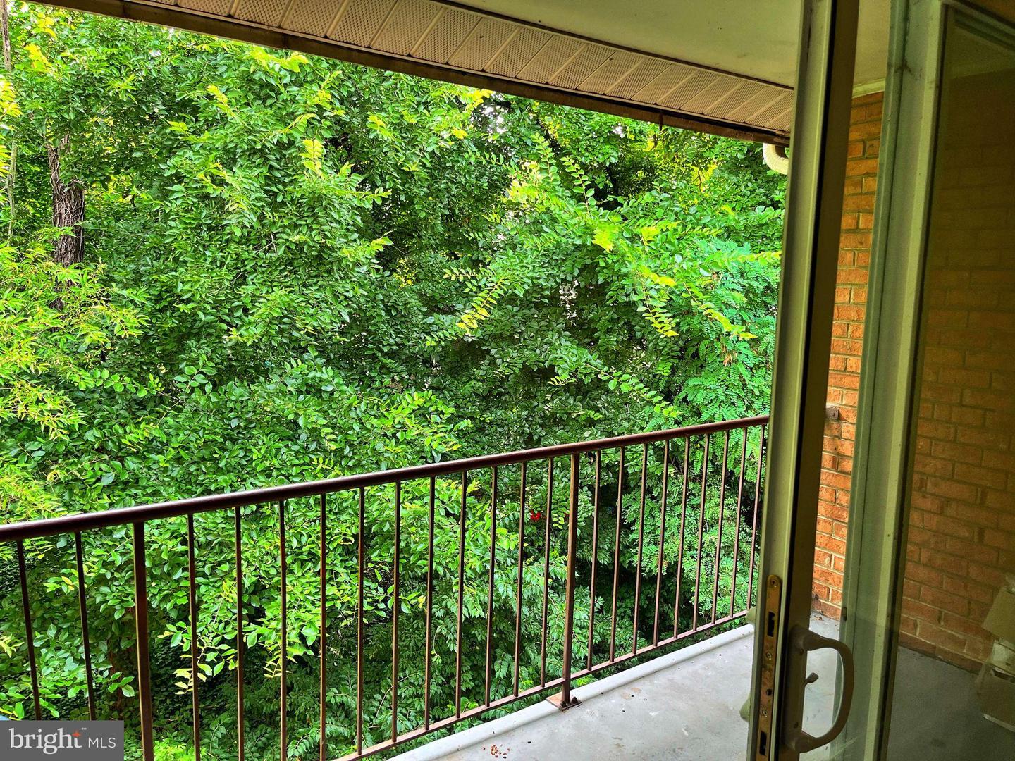 2656 BOWEN RD SE #402, WASHINGTON, District Of Columbia 20020, 2 Bedrooms Bedrooms, 3 Rooms Rooms,1 BathroomBathrooms,Residential,For sale,2656 BOWEN RD SE #402,DCDC2233384 MLS # DCDC2233384