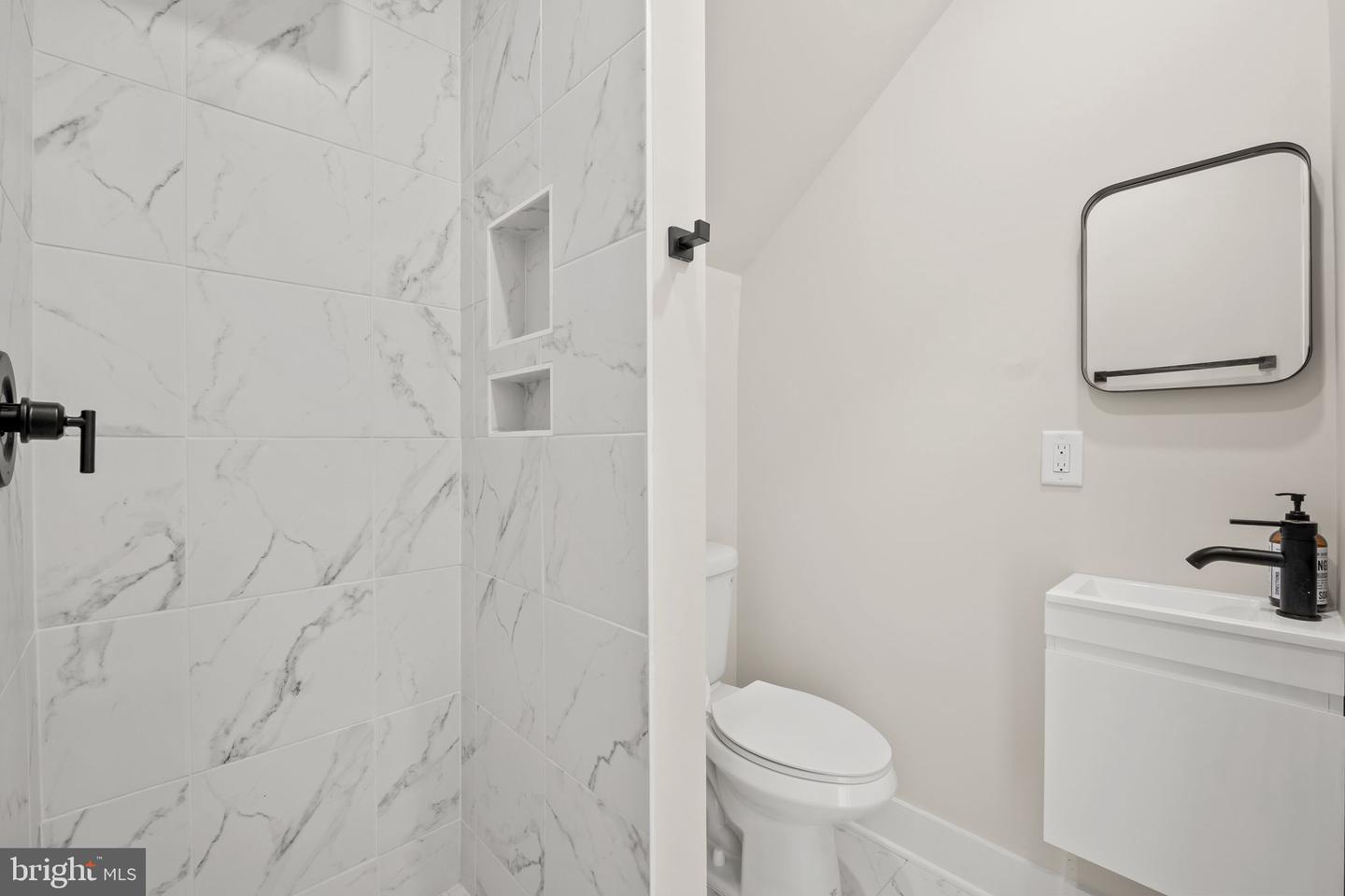 1923 CAPITOL AVE NE #2, WASHINGTON, District Of Columbia 20002, 3 Bedrooms Bedrooms, ,3 BathroomsBathrooms,Residential,For sale,1923 CAPITOL AVE NE #2,DCDC2233426 MLS # DCDC2233426