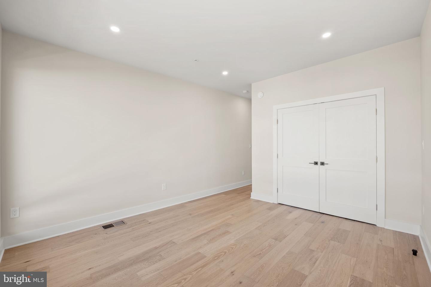 1923 CAPITOL AVE NE #2, WASHINGTON, District Of Columbia 20002, 3 Bedrooms Bedrooms, ,3 BathroomsBathrooms,Residential,For sale,1923 CAPITOL AVE NE #2,DCDC2233426 MLS # DCDC2233426