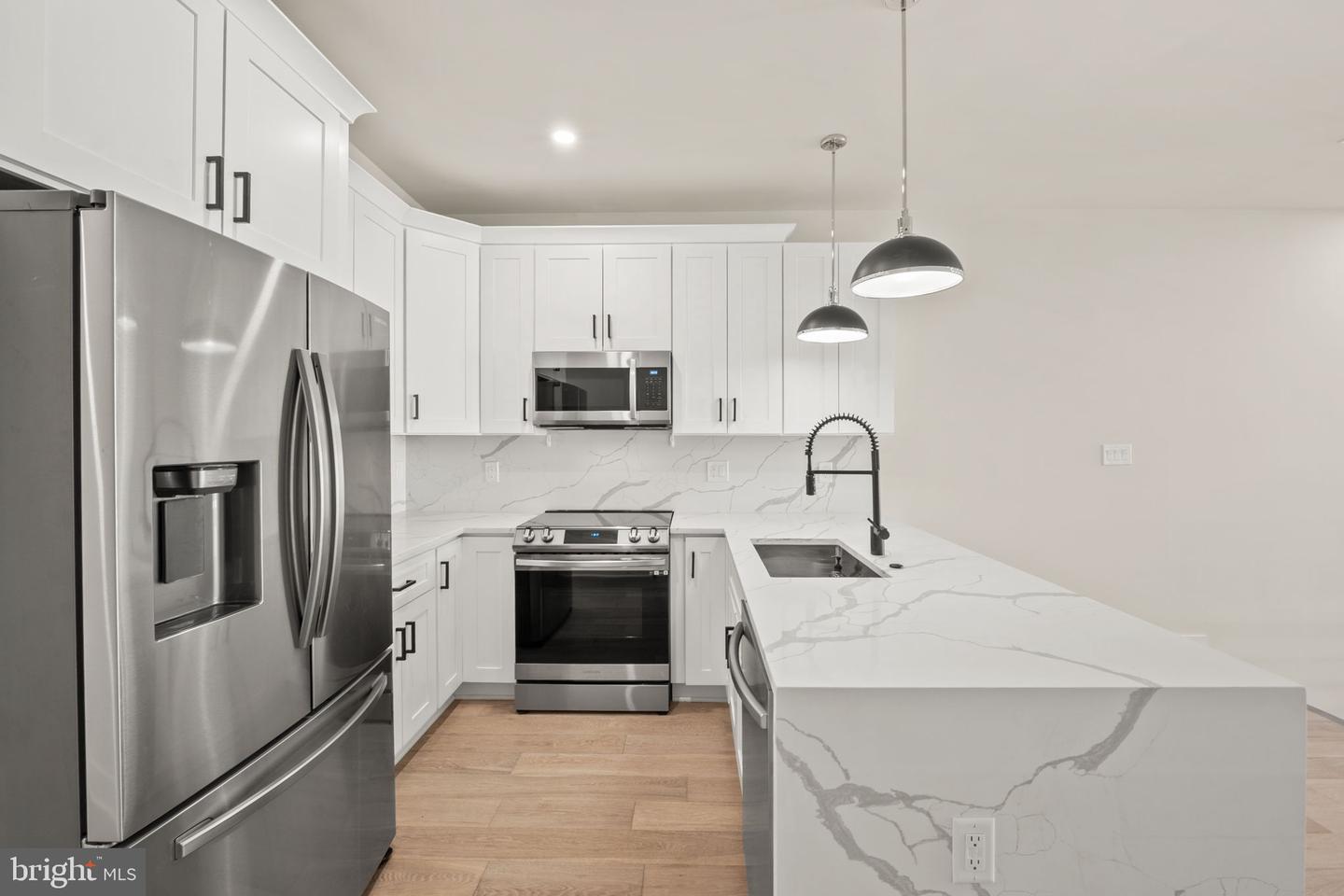 1923 CAPITOL AVE NE #2, WASHINGTON, District Of Columbia 20002, 3 Bedrooms Bedrooms, ,3 BathroomsBathrooms,Residential,For sale,1923 CAPITOL AVE NE #2,DCDC2233426 MLS # DCDC2233426