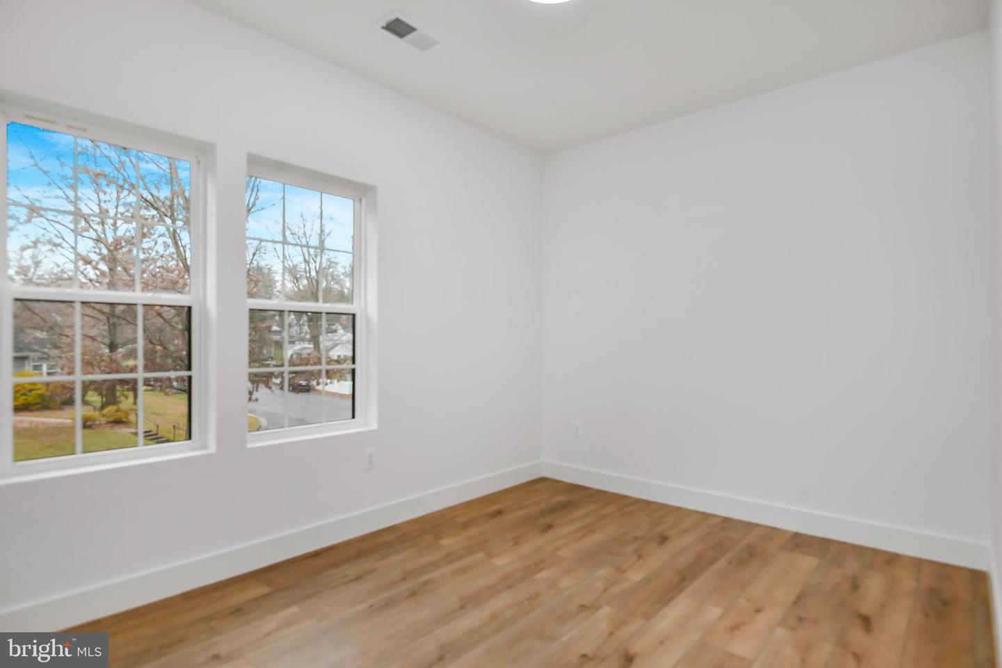 608 LAURA DR, FALLS CHURCH, Virginia 22046, 5 Bedrooms Bedrooms, ,3 BathroomsBathrooms,Residential,For sale,608 LAURA DR,VAFA2003484 MLS # VAFA2003484