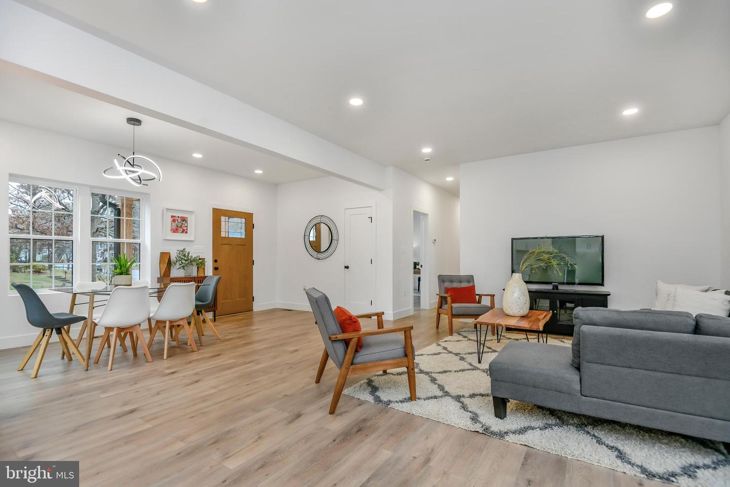 608 LAURA DR, FALLS CHURCH, Virginia 22046, 5 Bedrooms Bedrooms, ,3 BathroomsBathrooms,Residential,For sale,608 LAURA DR,VAFA2003484 MLS # VAFA2003484