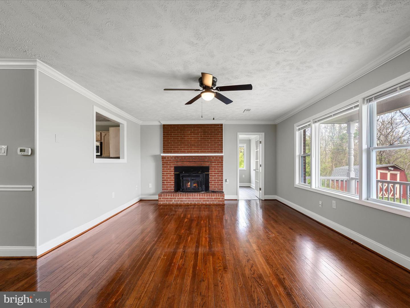 6075 STRASBURG RD, STRASBURG, Virginia 22657, 4 Bedrooms Bedrooms, ,2 BathroomsBathrooms,Residential,For sale,6075 STRASBURG RD,VAWR2010548 MLS # VAWR2010548